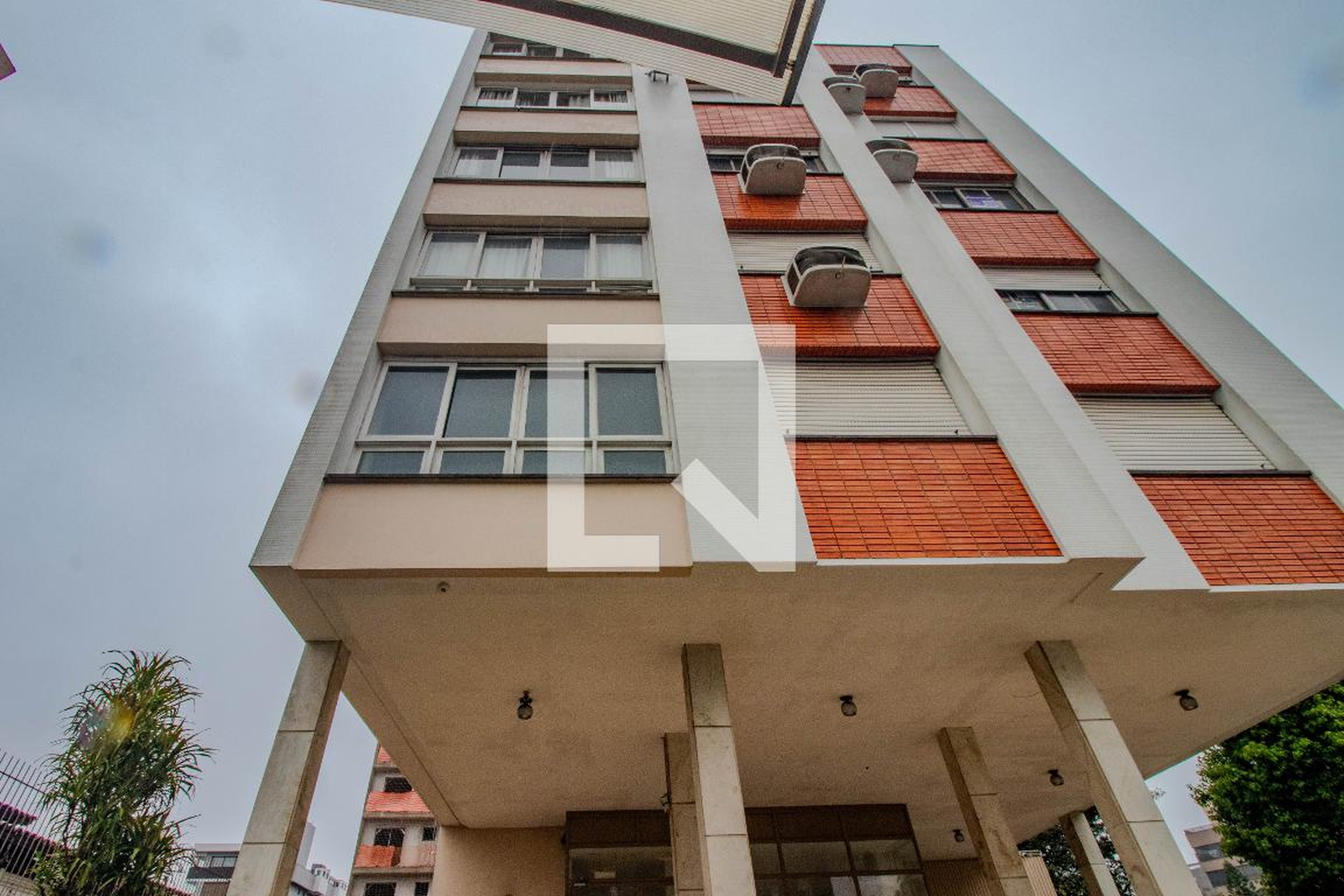 Fachada Condomínio em Avenida Carlos Gomes, 2999