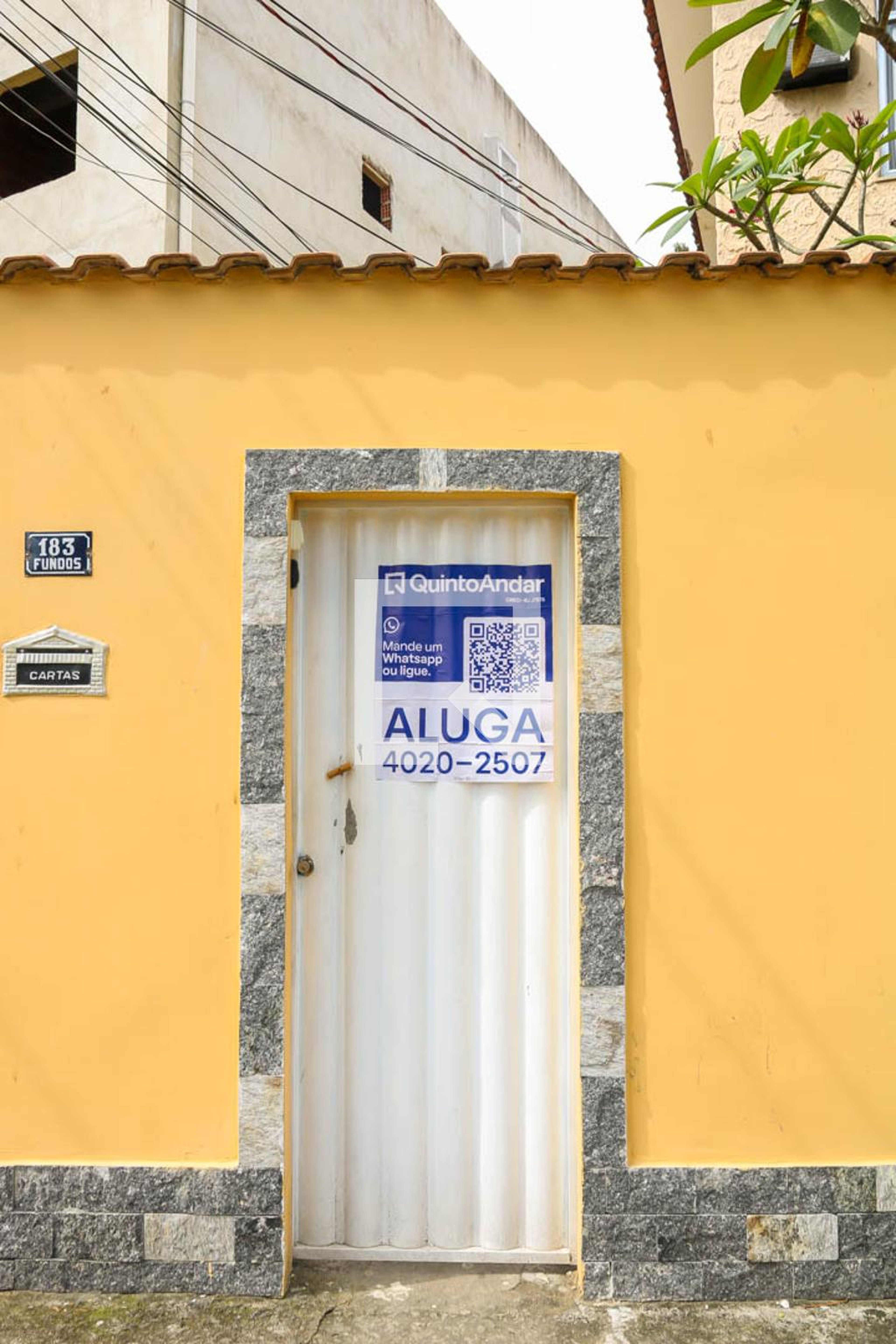 Fachada Condomínio em Rua Francisco Coutinho, 183