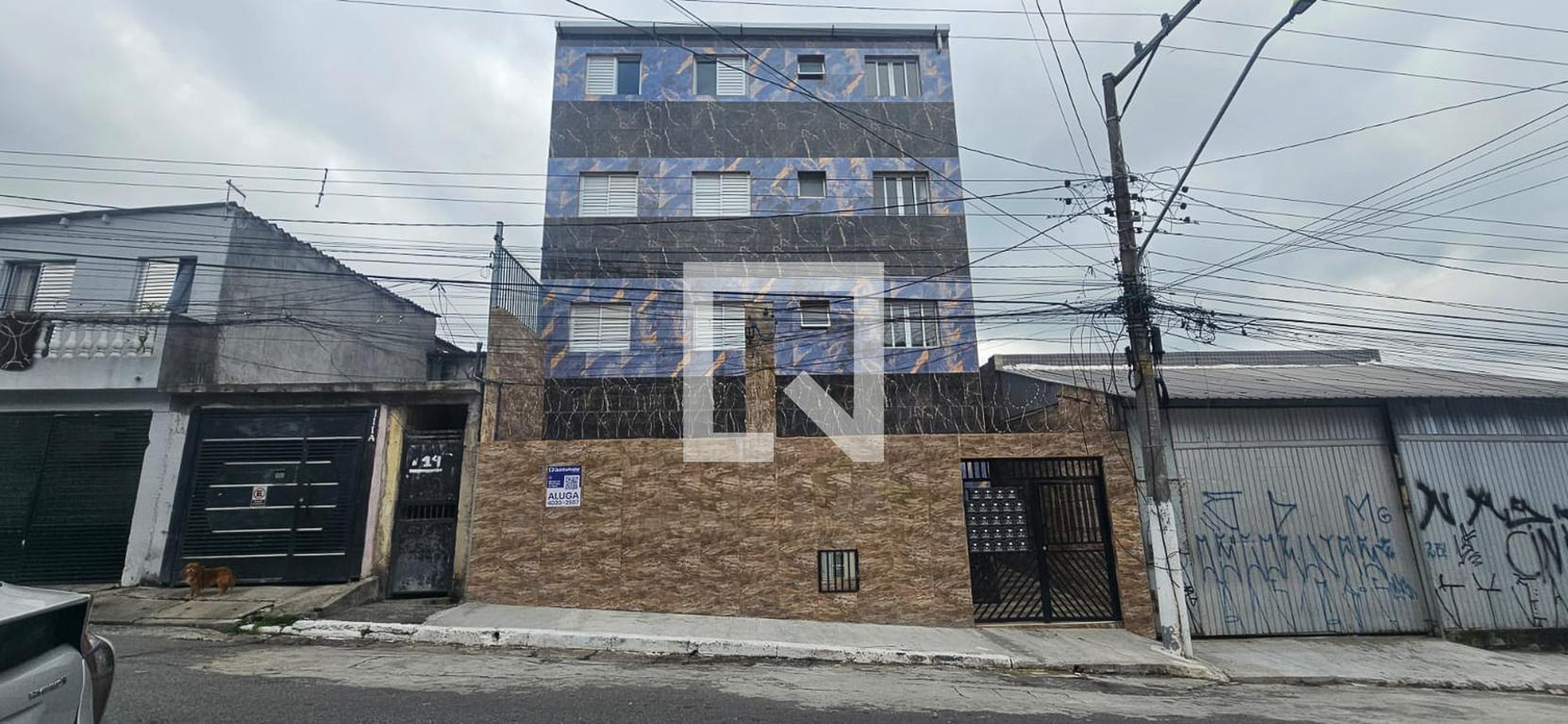 Fachada Condomínio em Rua Glicério Rodrigues, 12