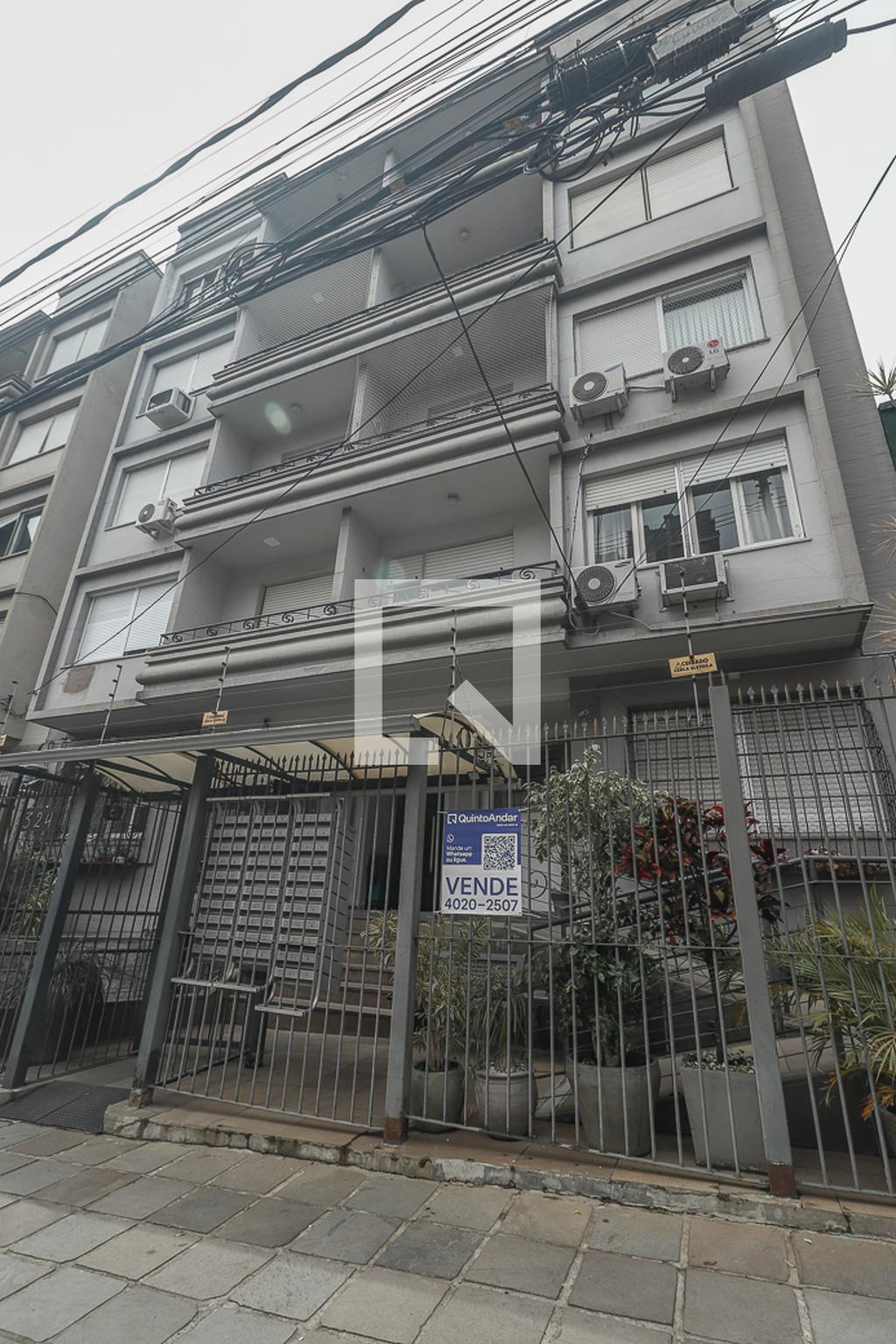 Fachada Condomínio em Rua Coronel Bordini, 324