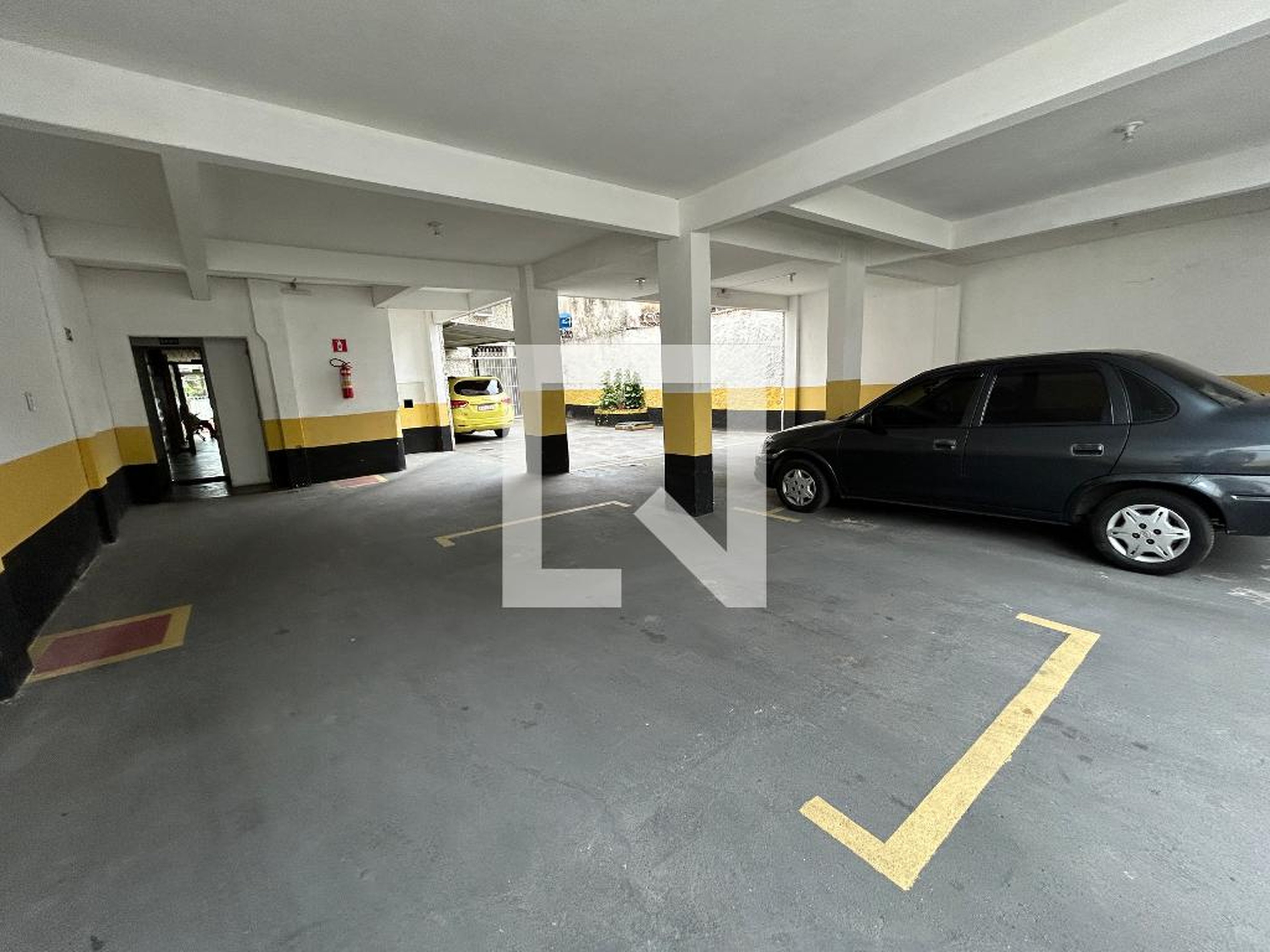 Estacionamento - Pernambuco, 653