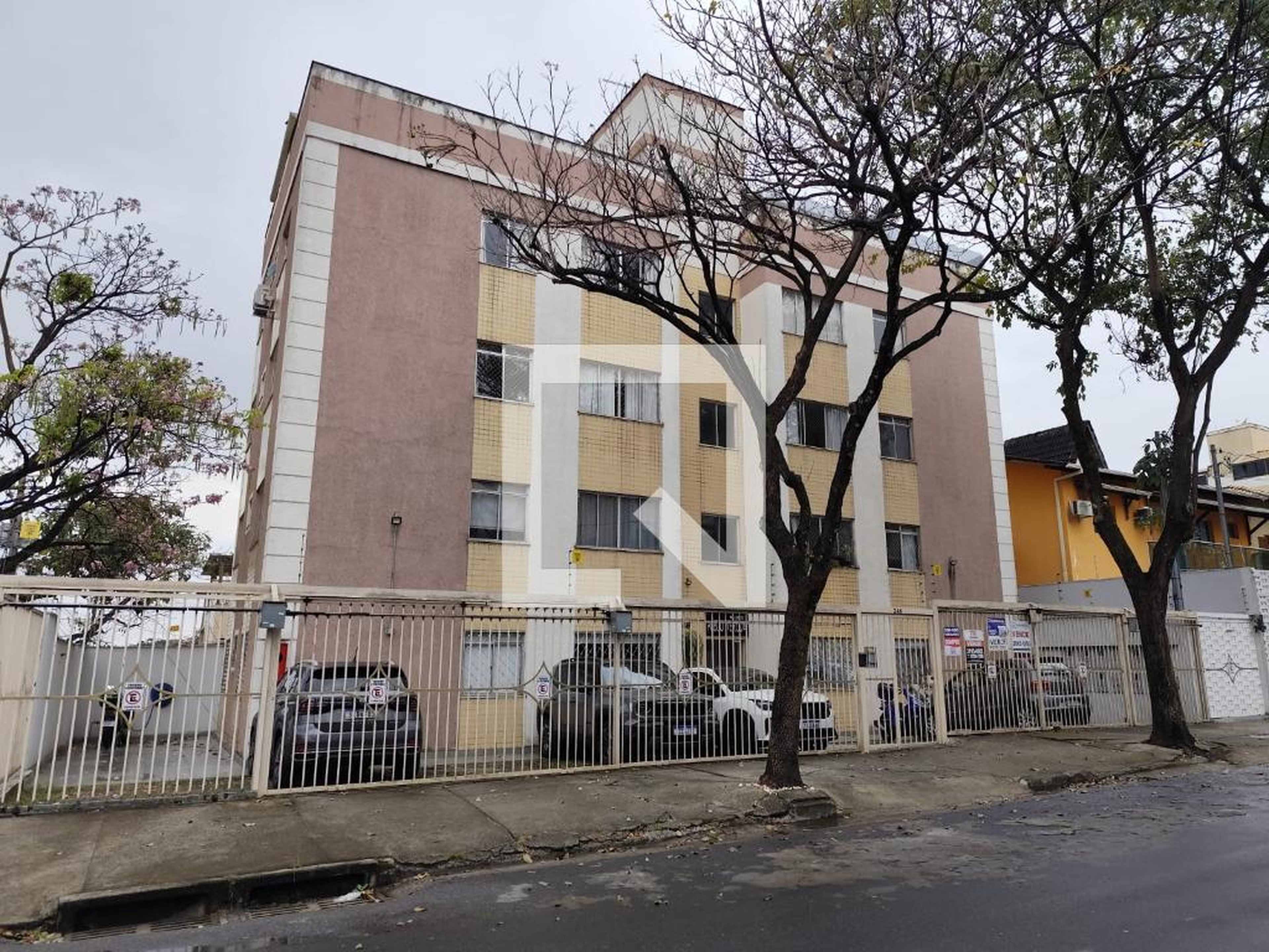 Fachada Condomínio em Alameda dos Cisnes, 248