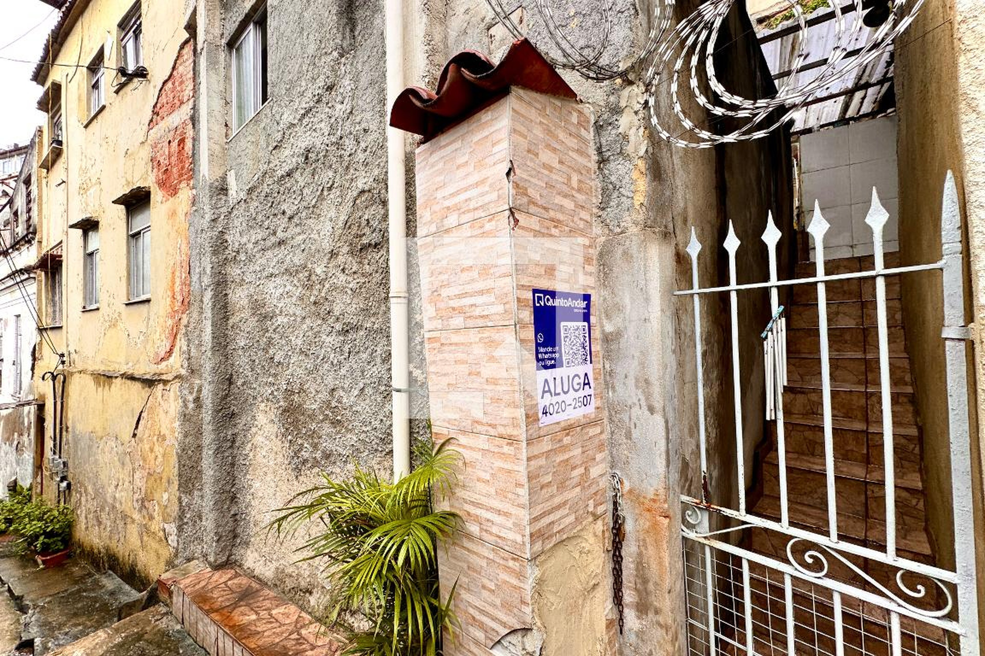 Fachada Condomínio em Beco das Escadinhas do Livramento, 36