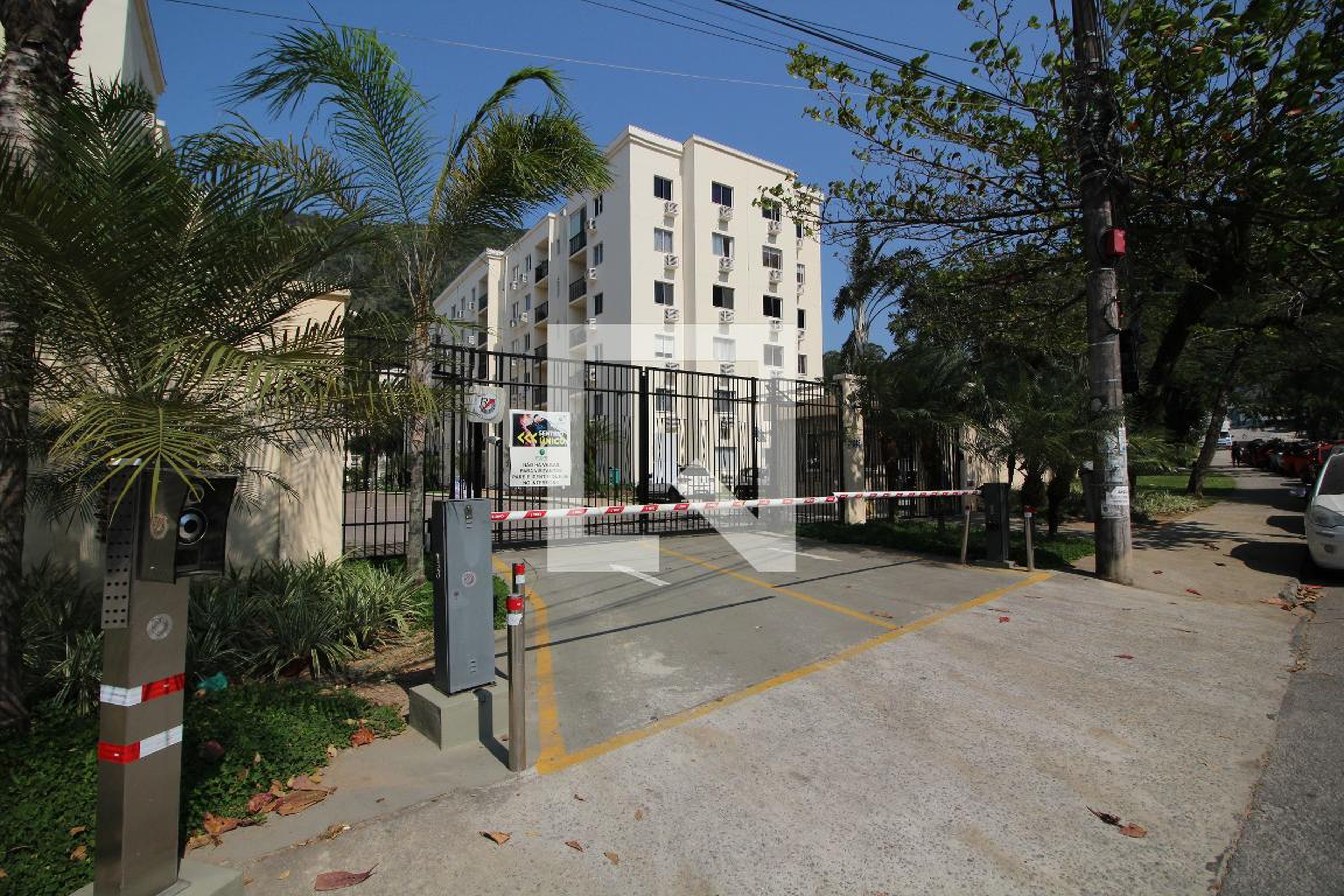 Fachada Condomínio em Estrada de Camorim, 10003