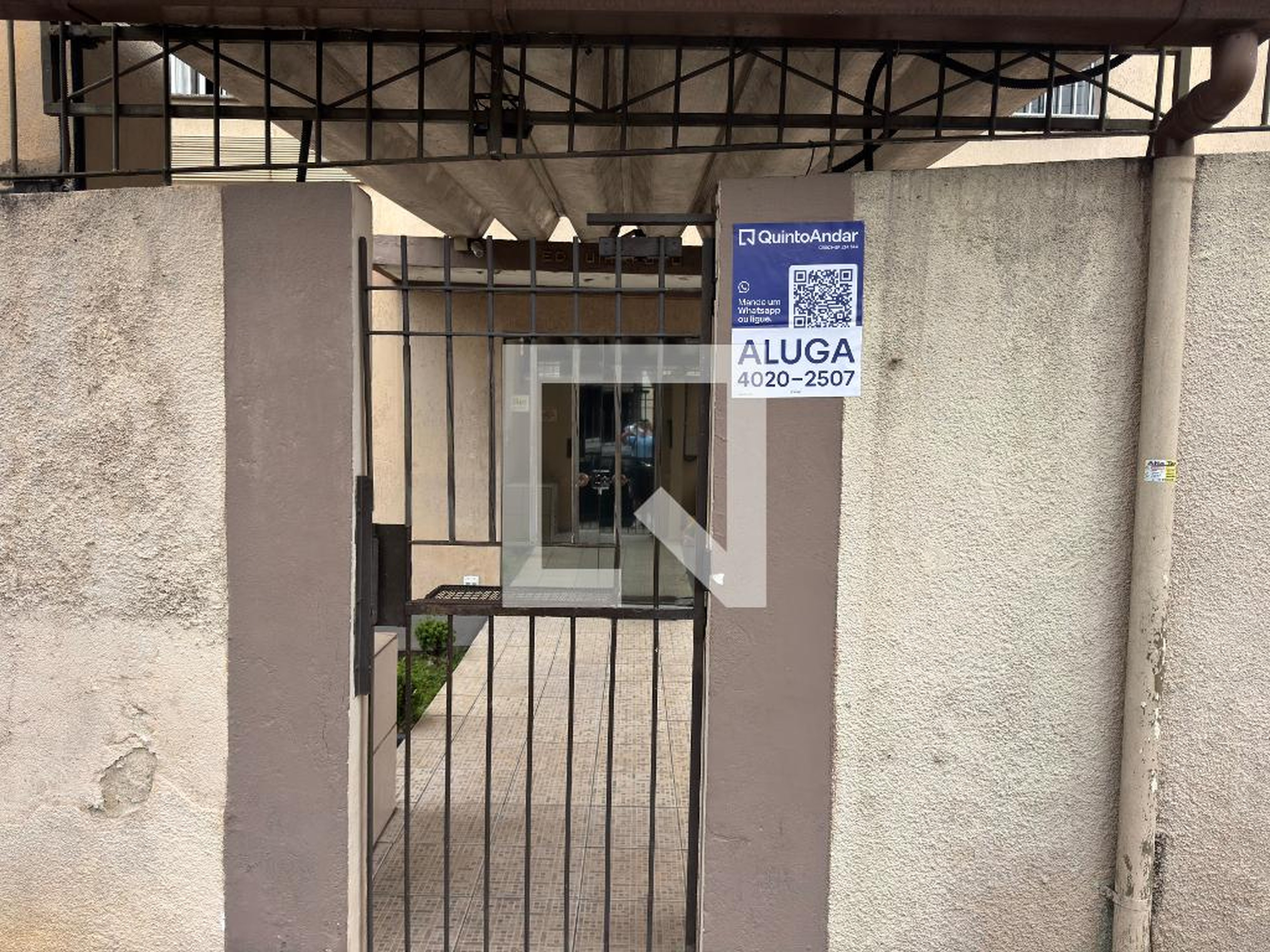 Fachada Condomínio em Rua Francisca de Paula, 1100