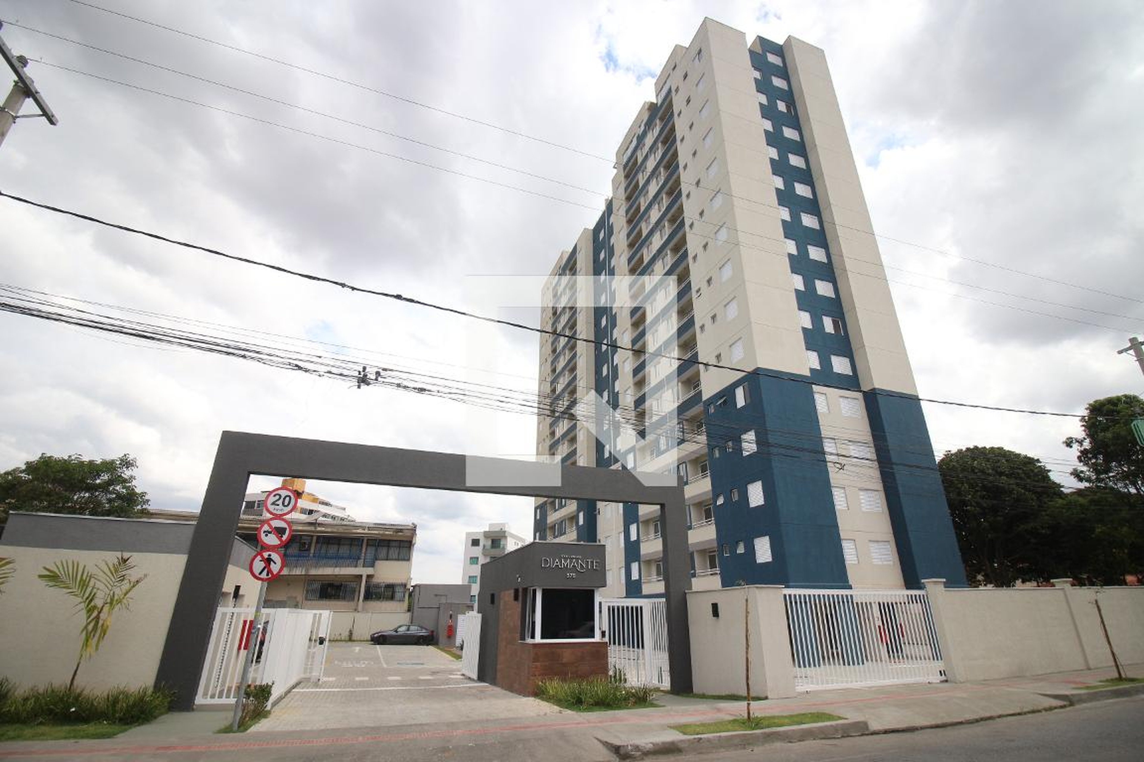 Fachada Condomínio em Rua Madre Mar. Fontanaresa, 375