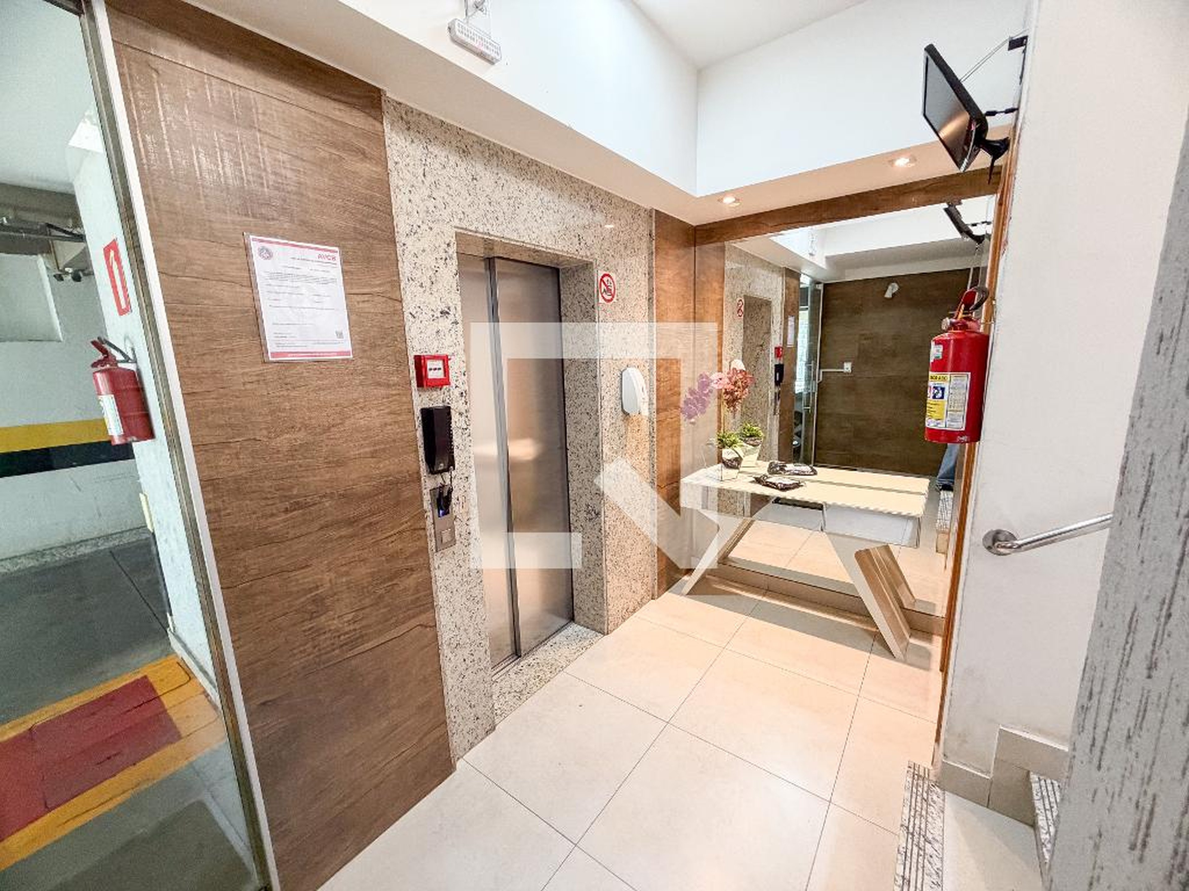 elevador Condomínio em Rua Giovani José Chiodi, 295
