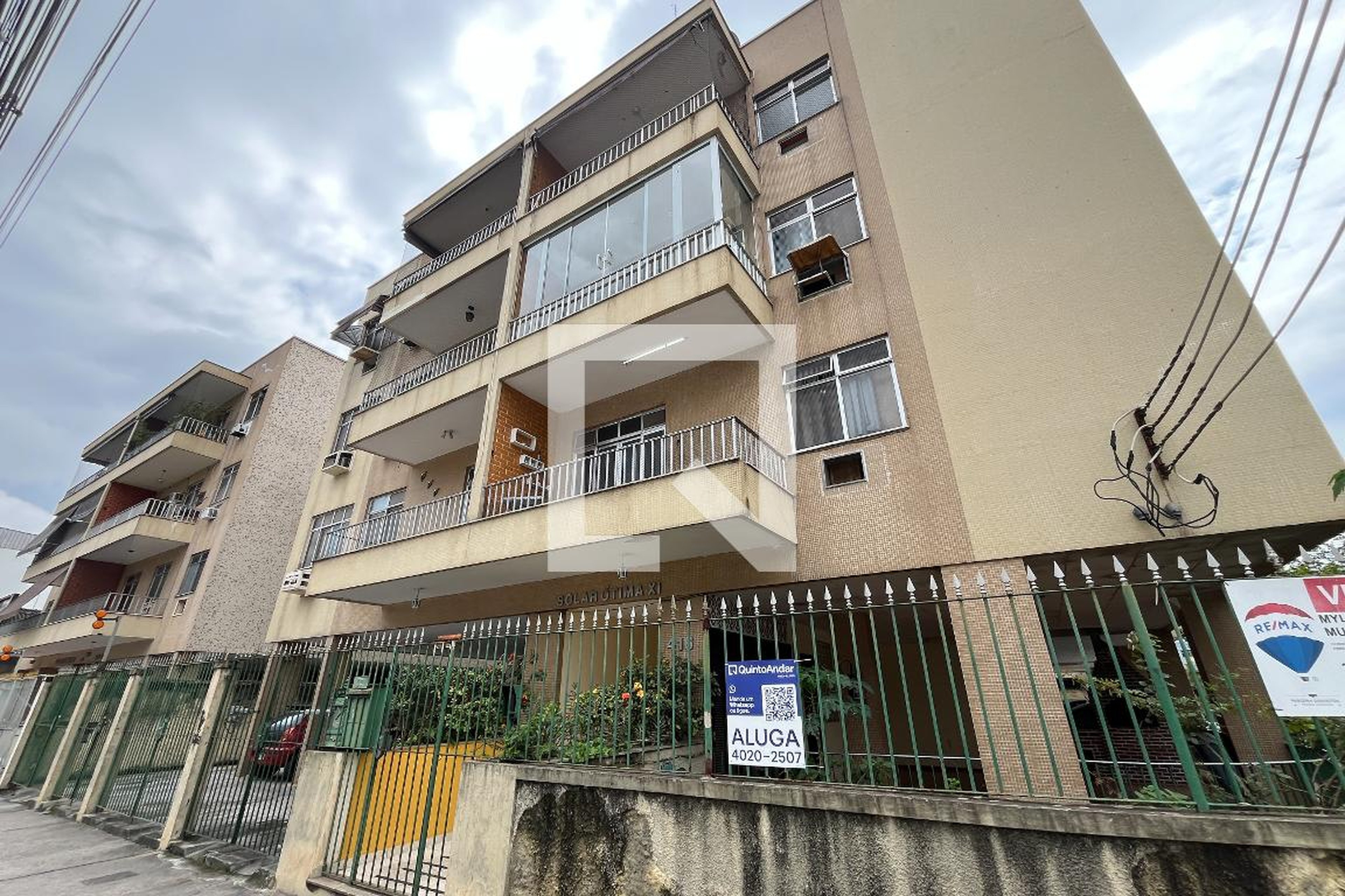 Fachada Condomínio em Rua Domingos Mondim, 416