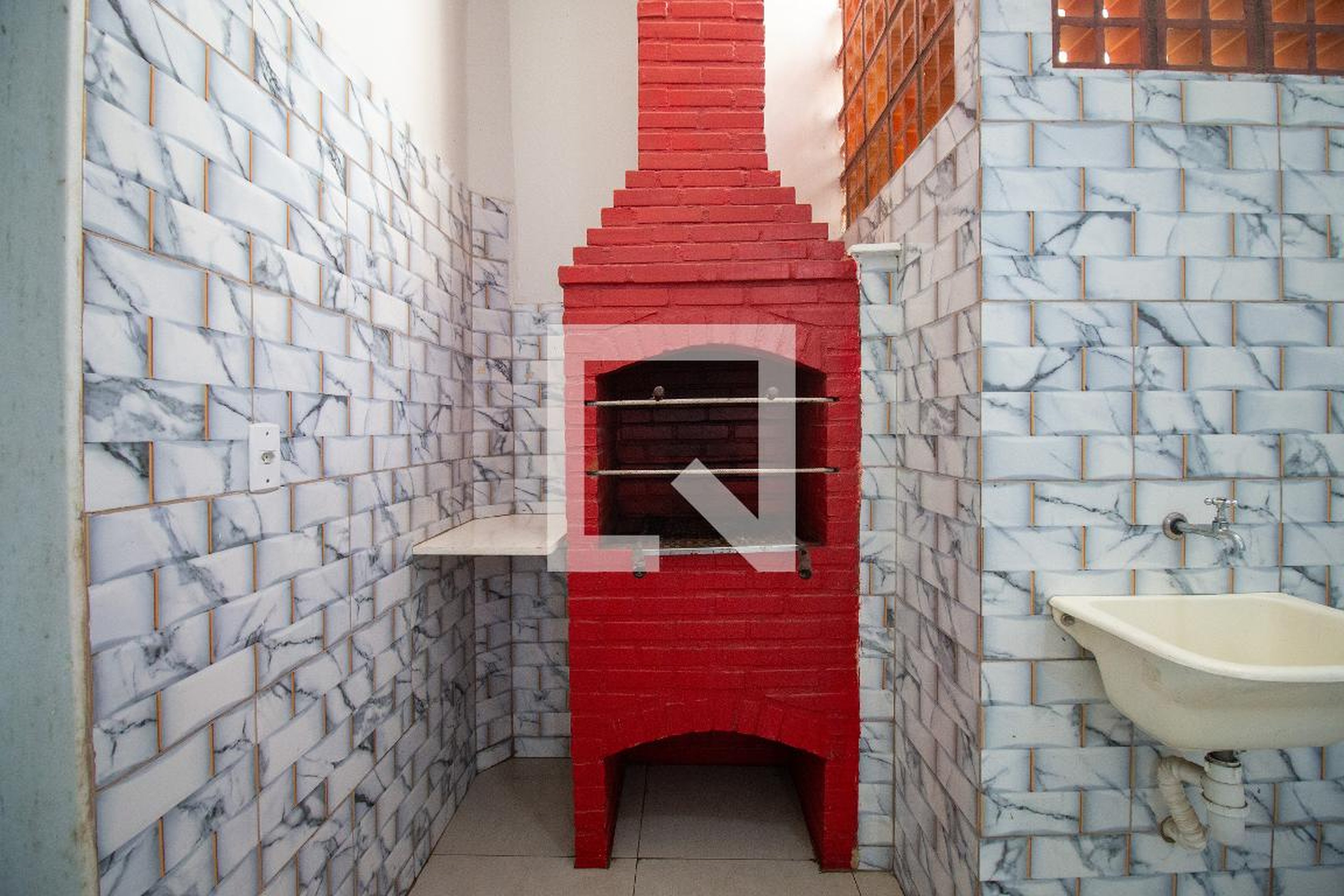 Churrasqueira Condomínio em Rua Aníbal Benévolo, 185