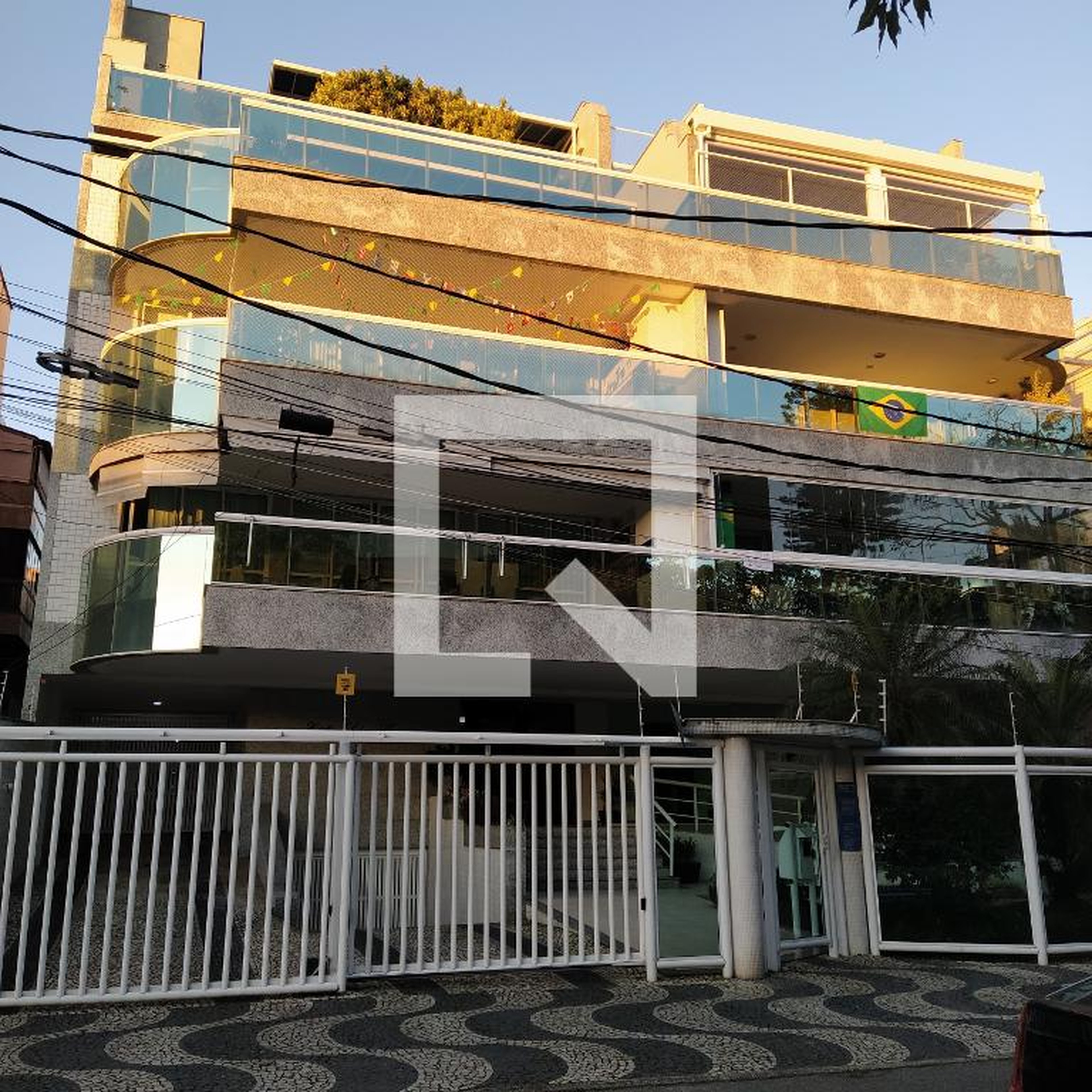 Fachada Condomínio em Rua Sidnei George Martins Júnior, 80