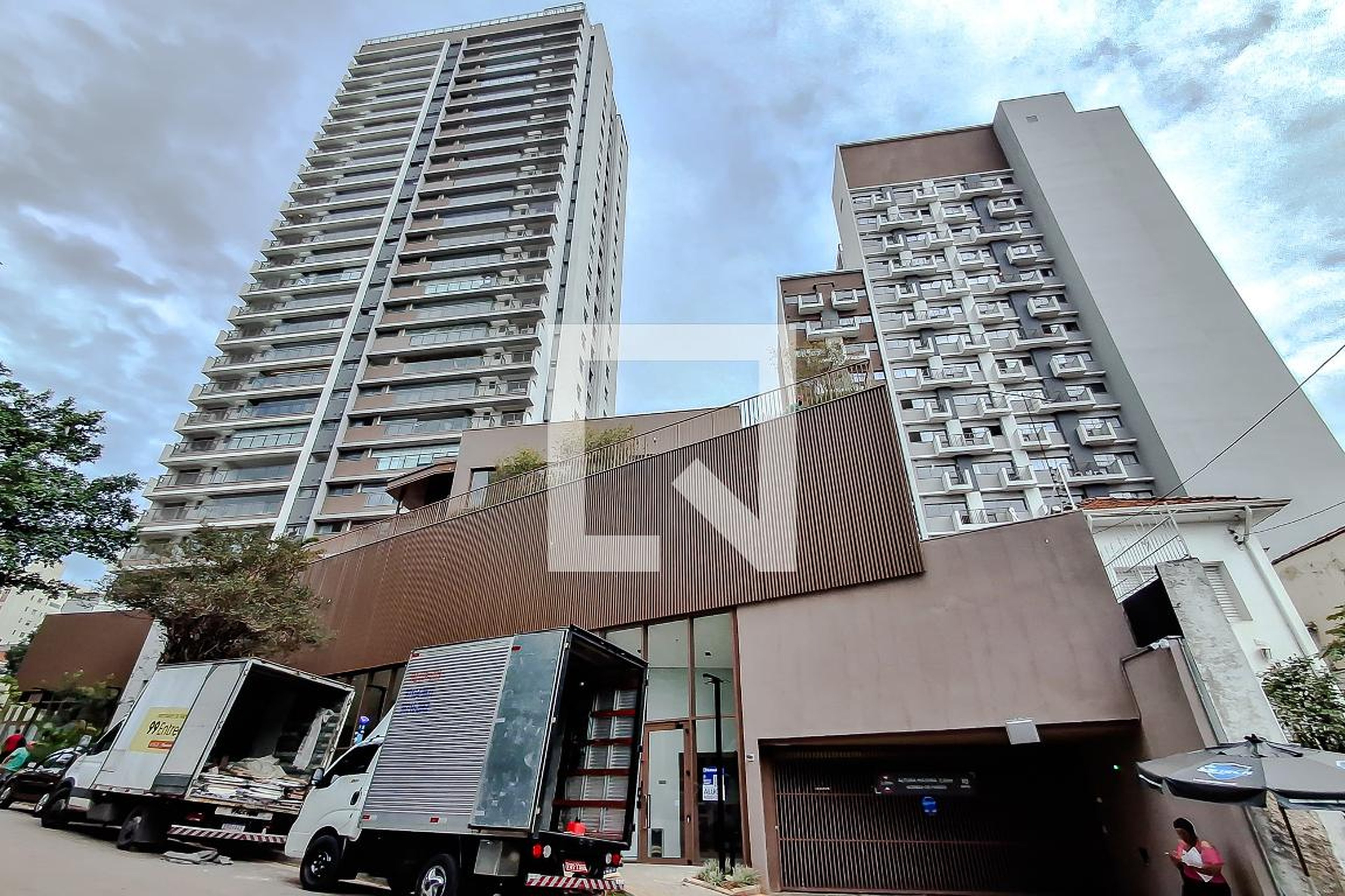Fachada Condomínio em Rua Dona Brígida, 634