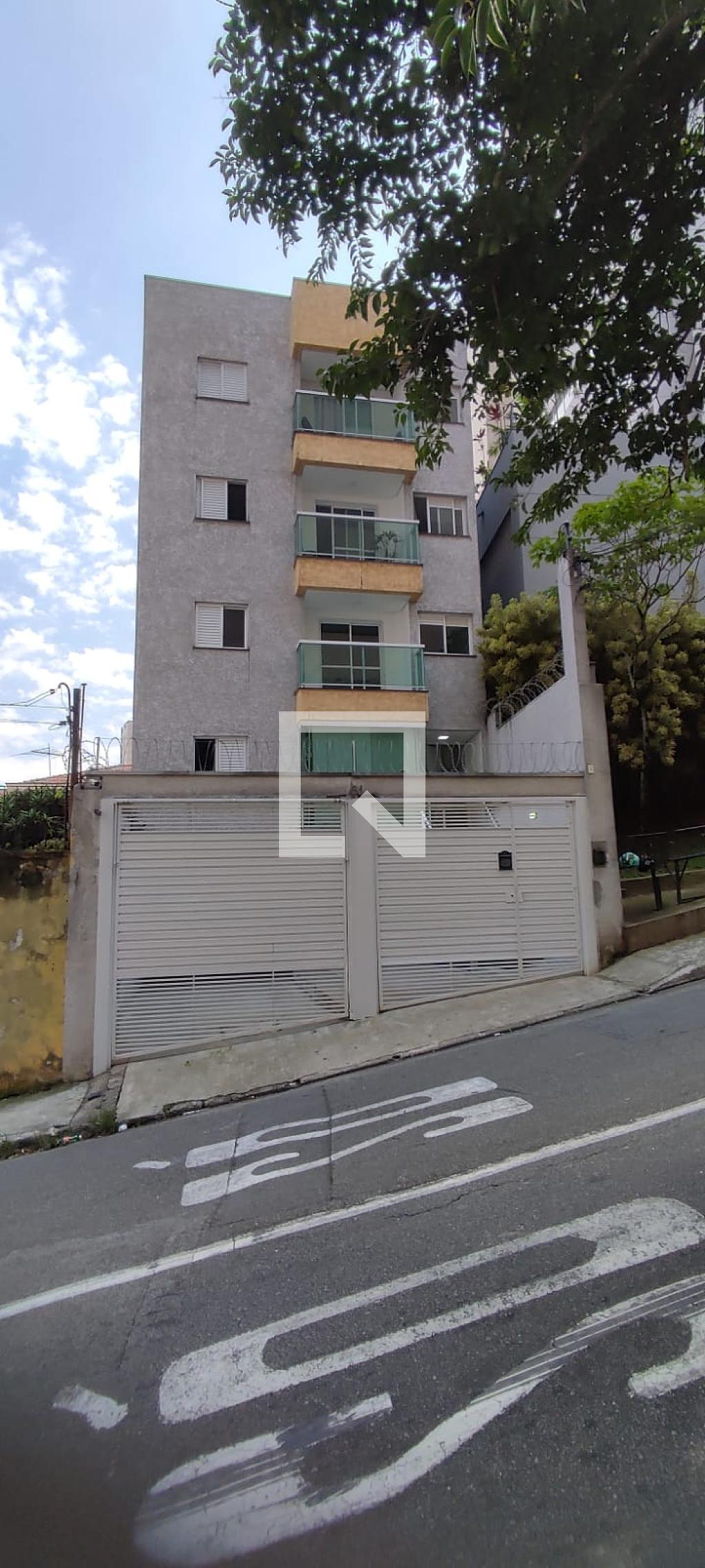 Fachada Condomínio em Rua Sebastiana Machado Teodoro, 61