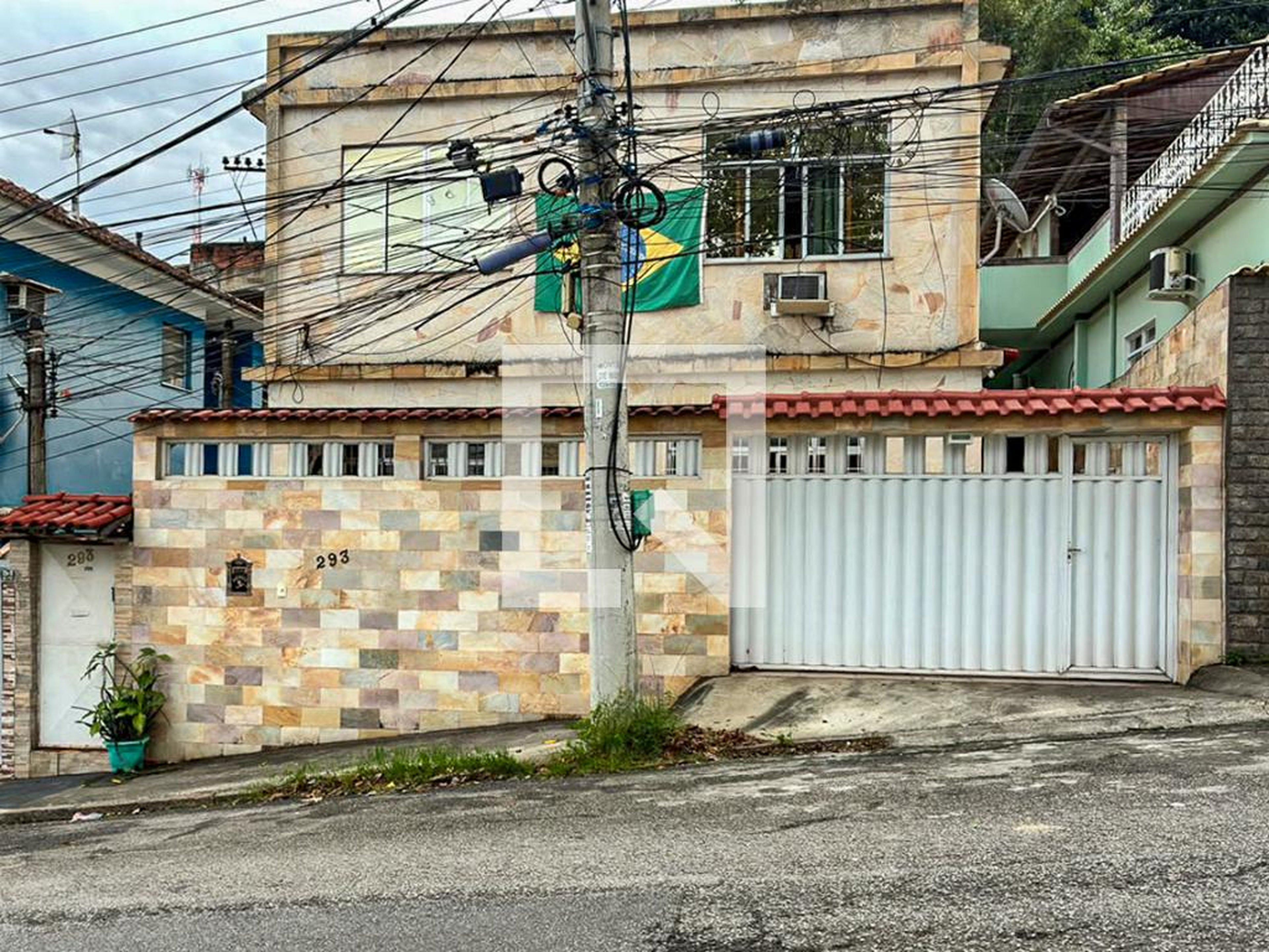 Fachada do Prédio Condomínio em Rua Maestro Henrique Vogeler, 293