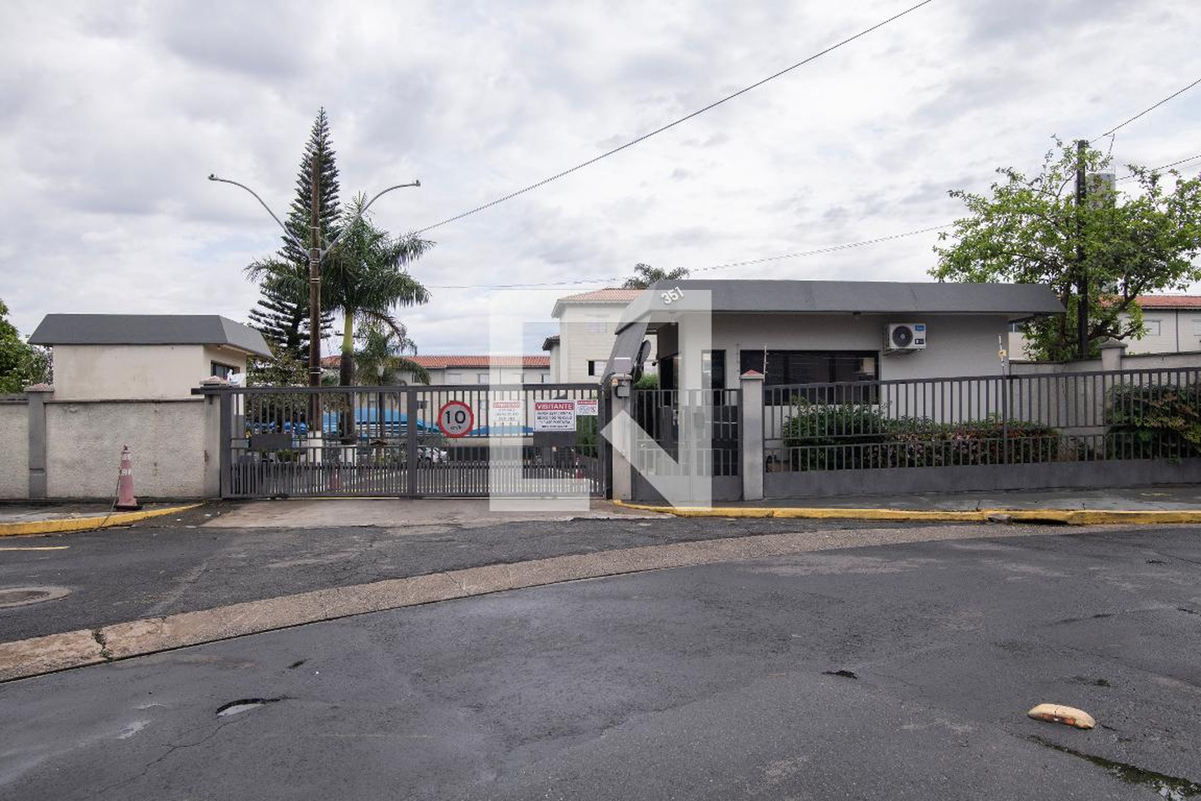 Fachada do Condomínio Condomínio Monte Carlo