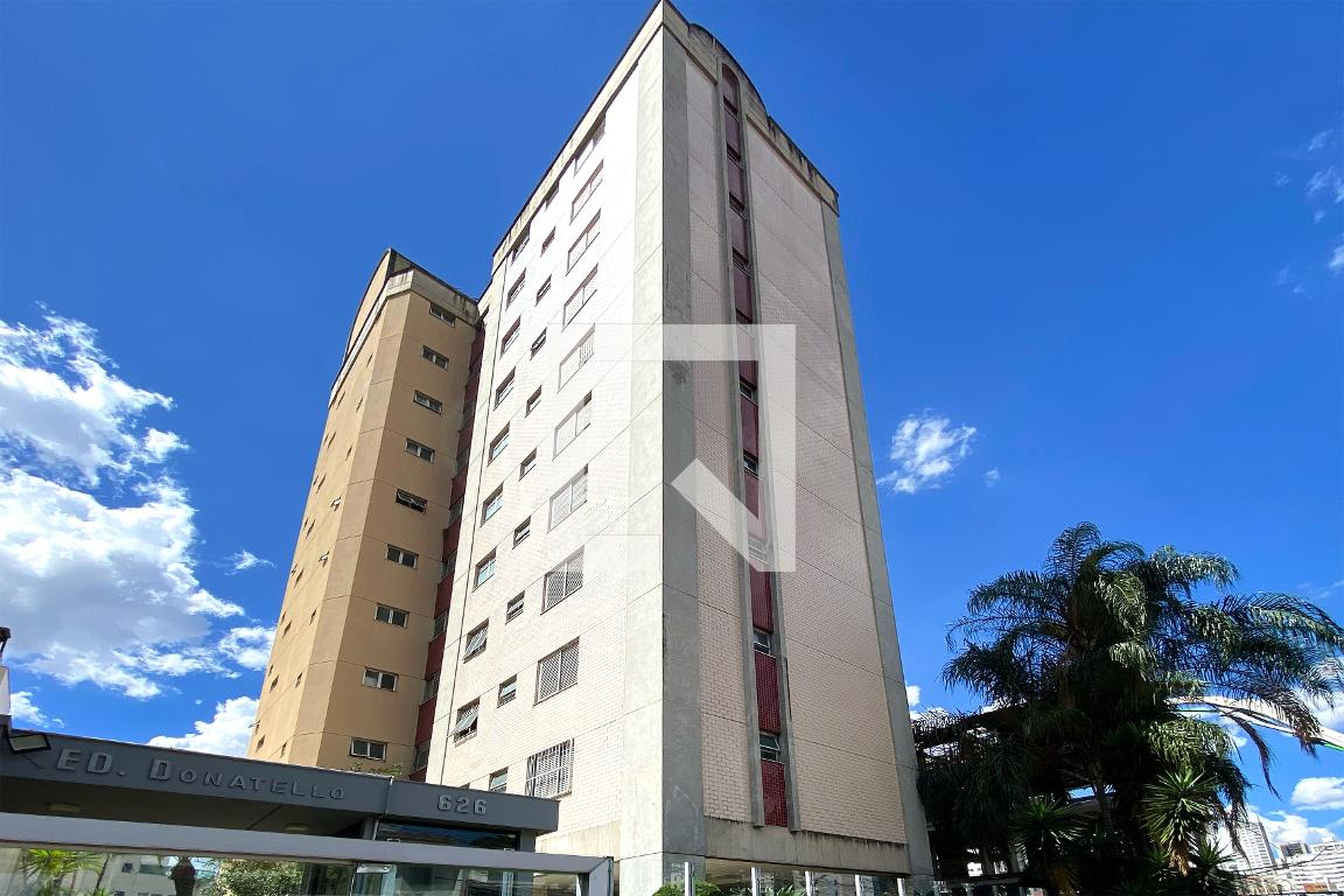 Fachada Condomínio em Rua André Cavalcanti, 626