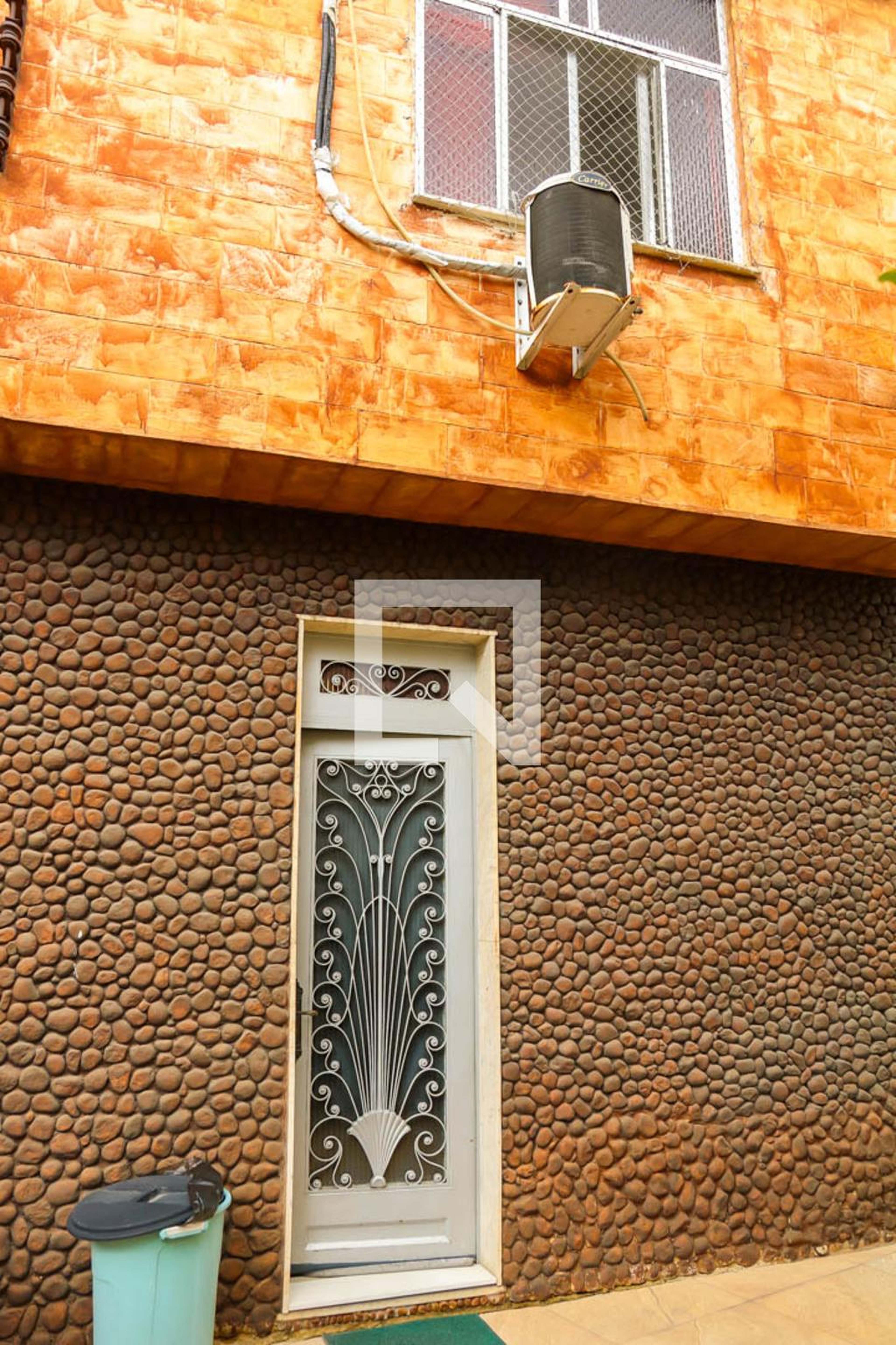 Fachada Condomínio em Rua Miguel Cervantes, 140