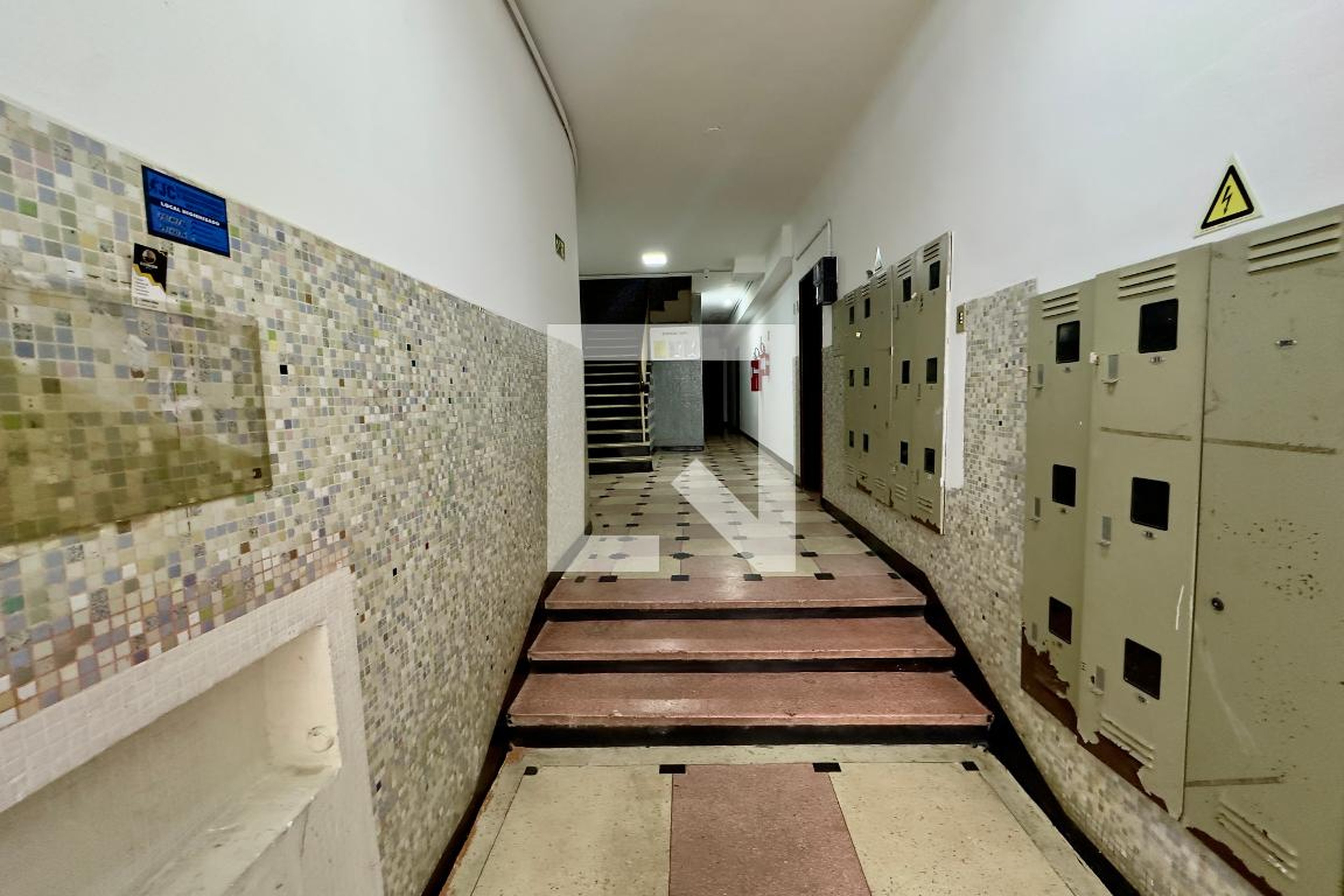 Hall - null