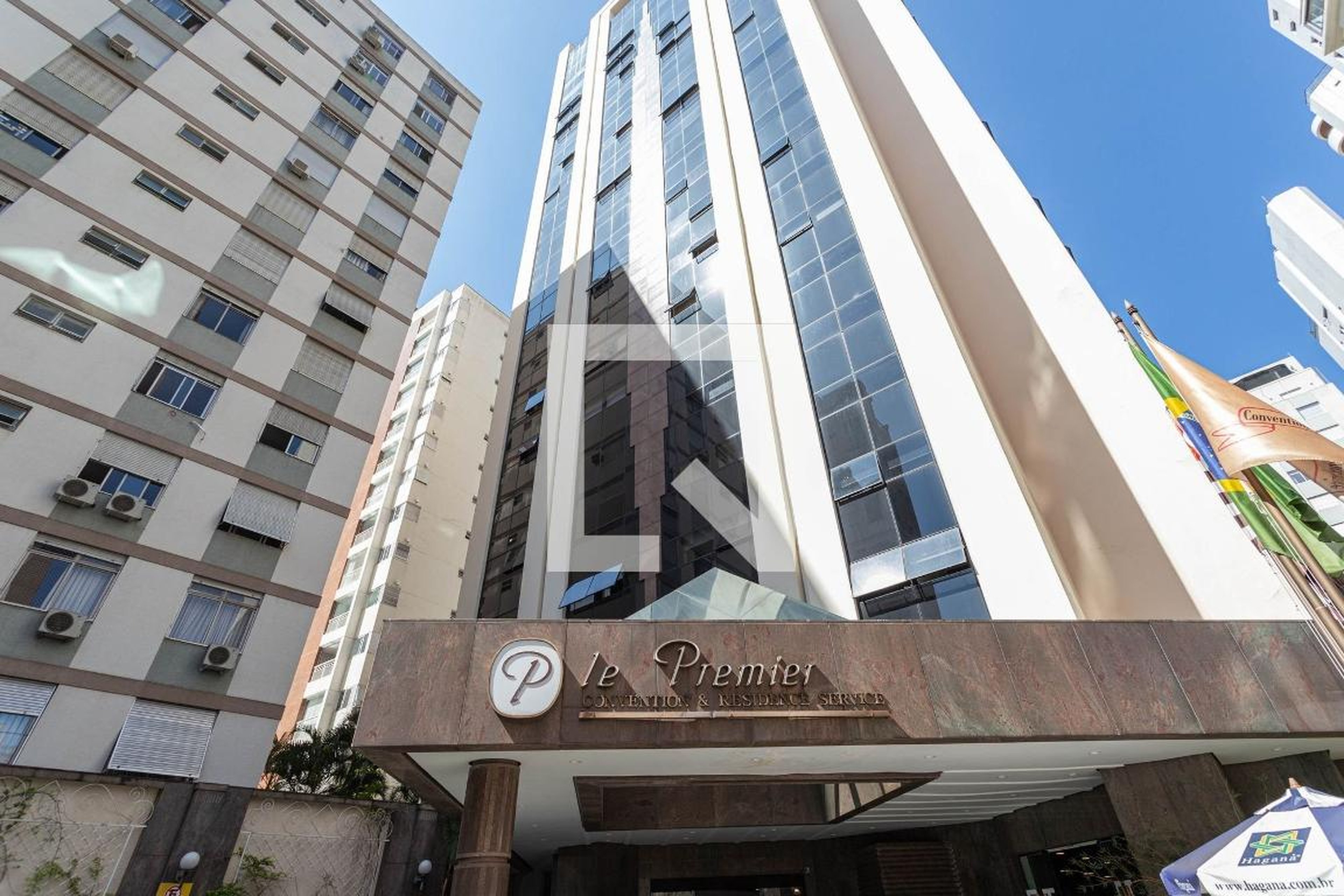 Fachada Condomínio Le Premier Apartamentos