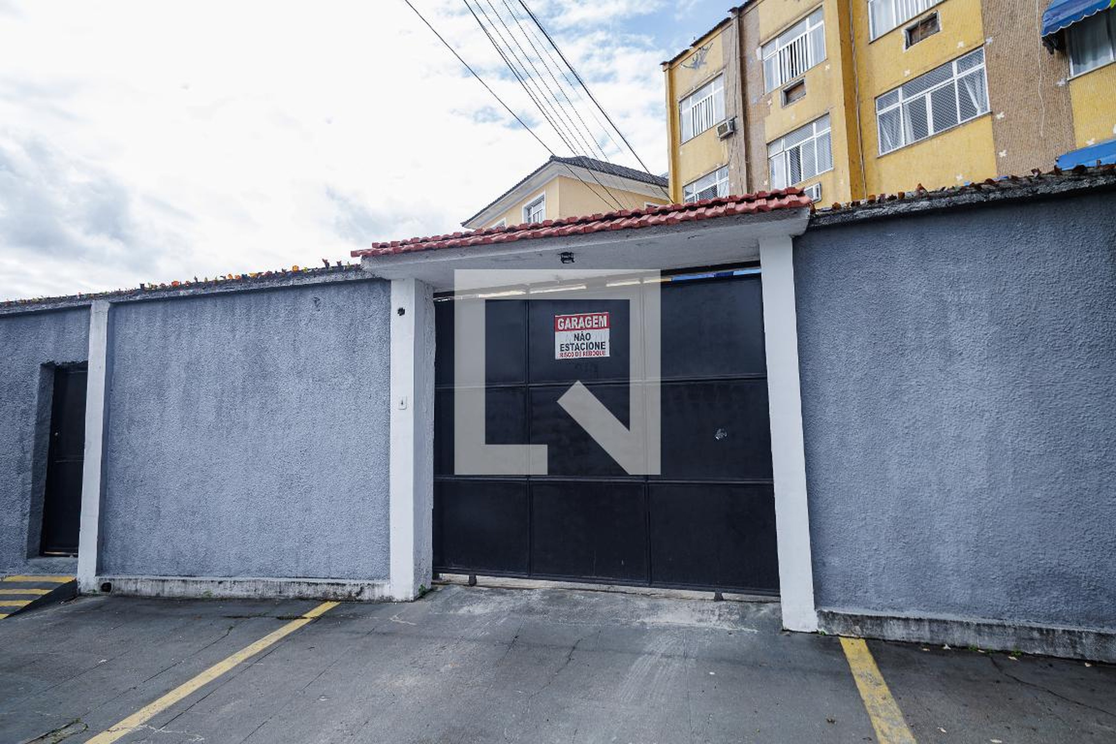 Fachada Condomínio em Rua Olinda Ellis, 86