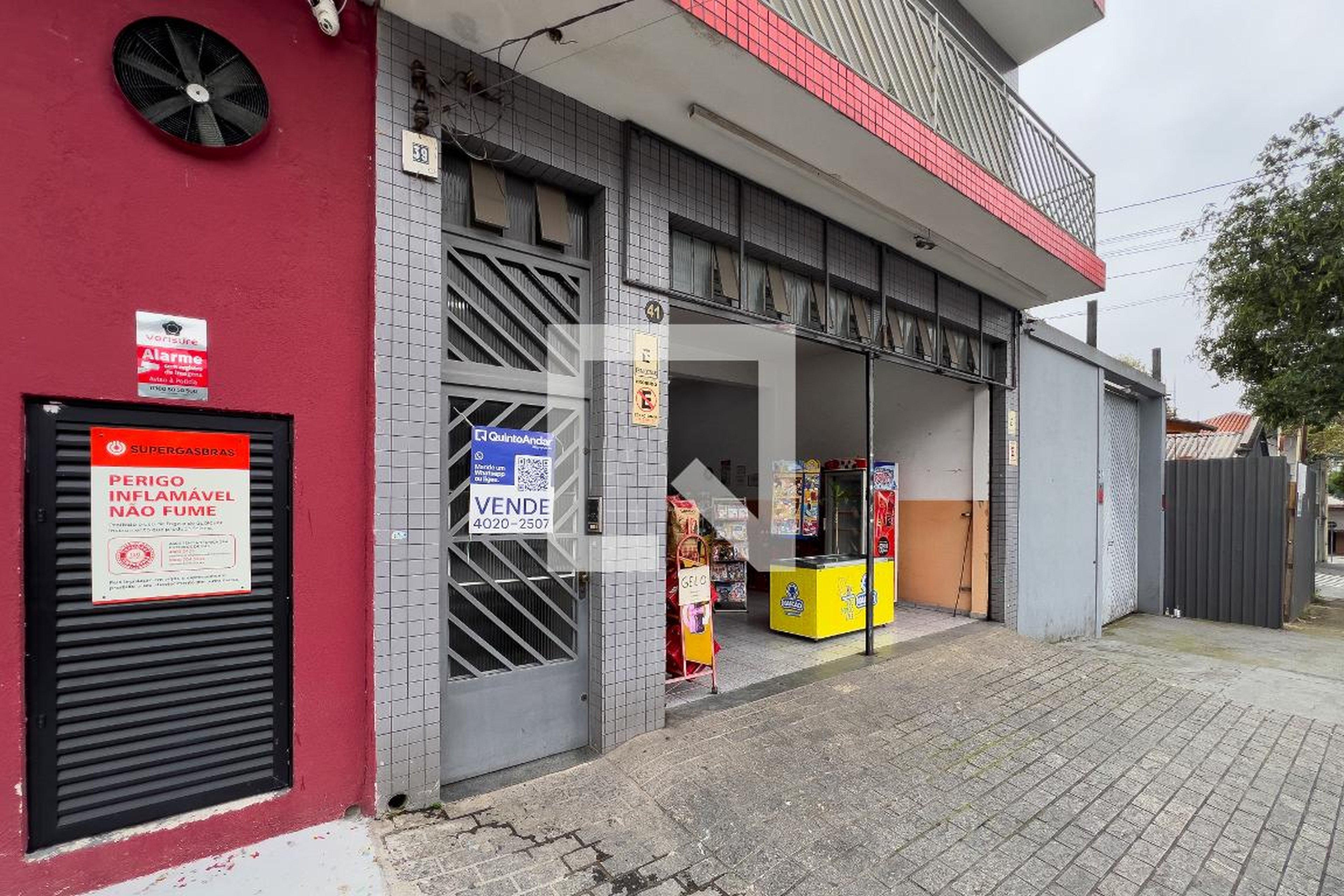 Fachada Condomínio em Rua General Lecor, 39