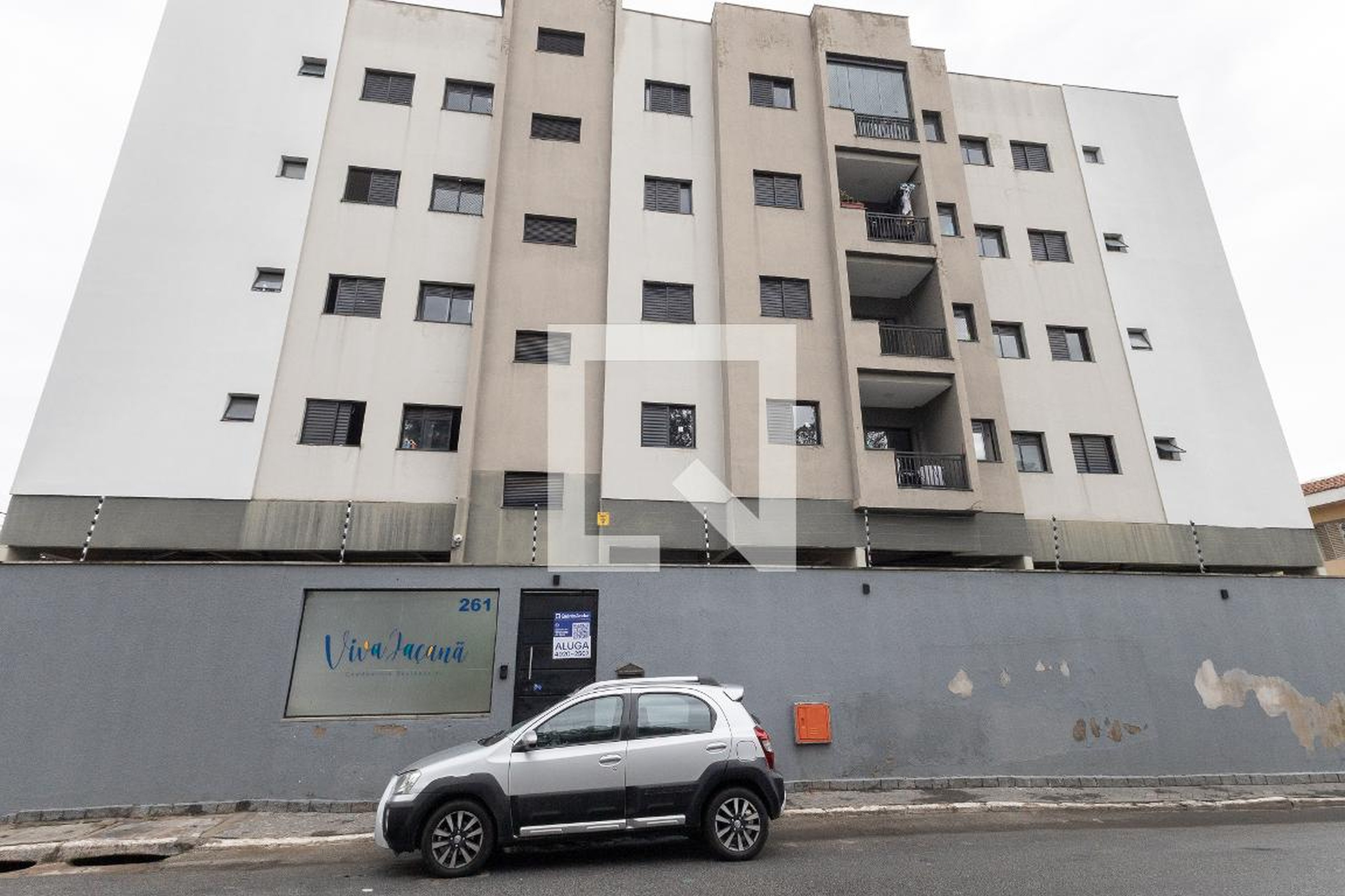 Fachada Condomínio em Rua Ester Elisa, 261