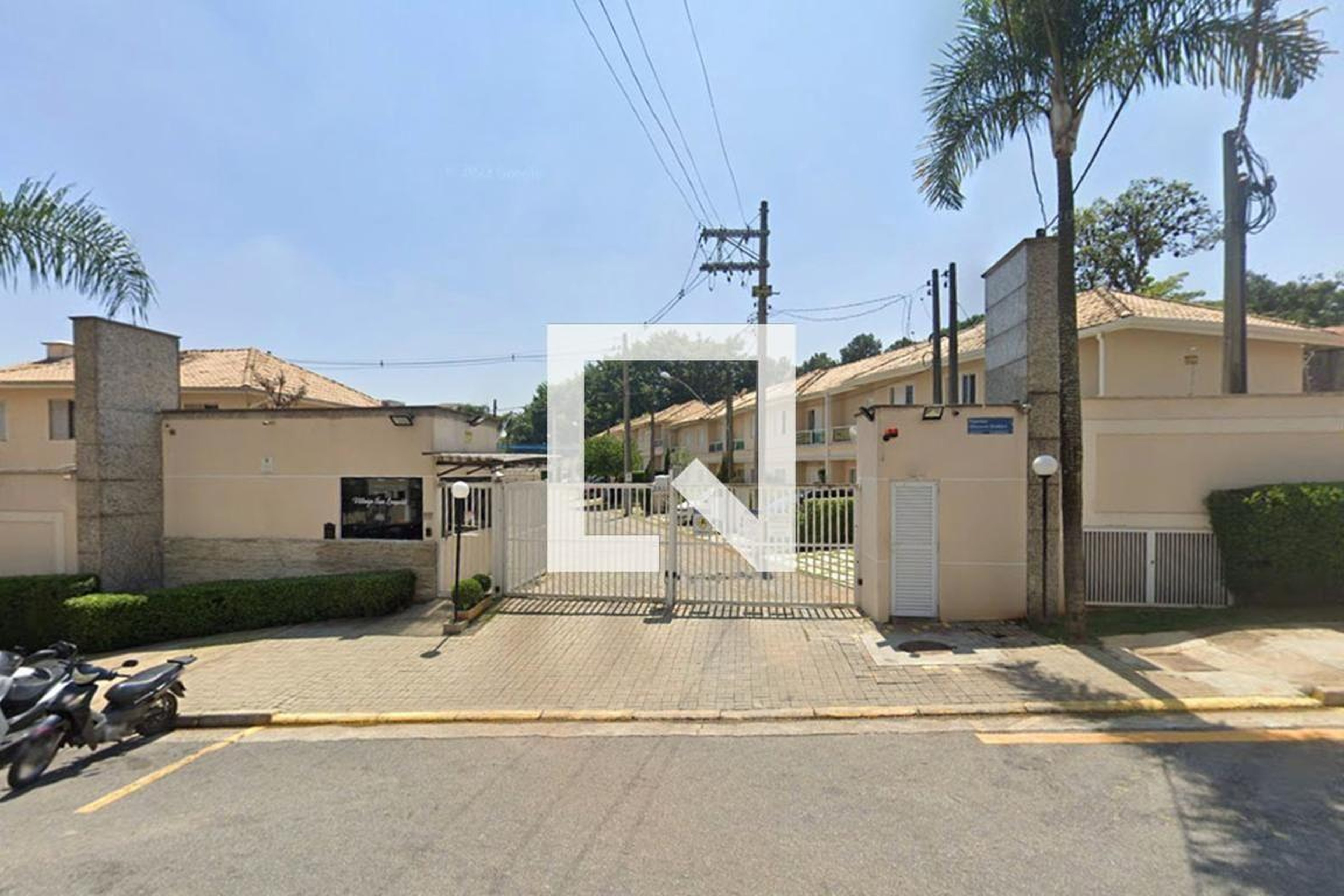 Fachada Condomínio Village Lan Leopold