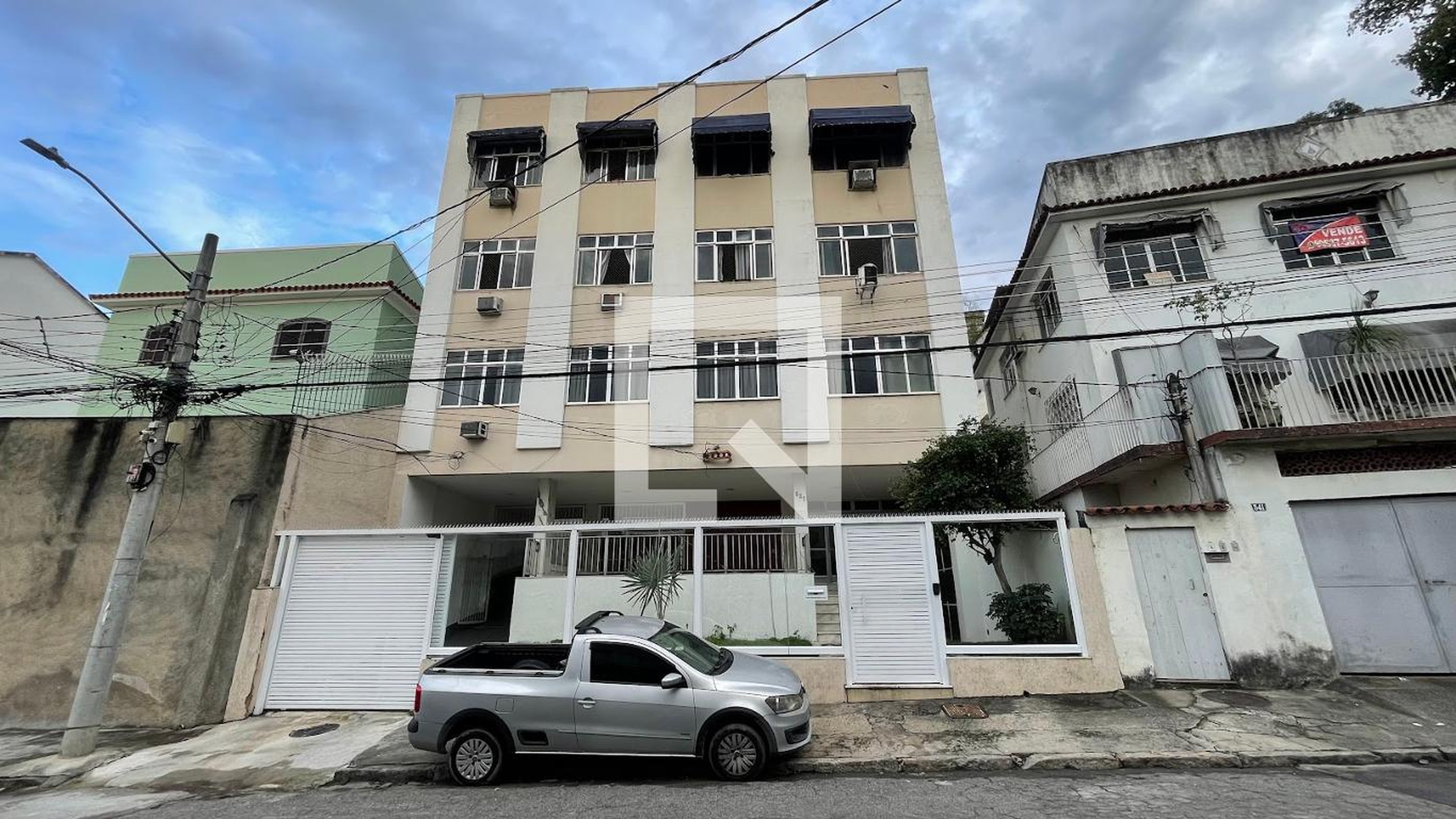 Fachada Condomínio em Rua Haia, 527