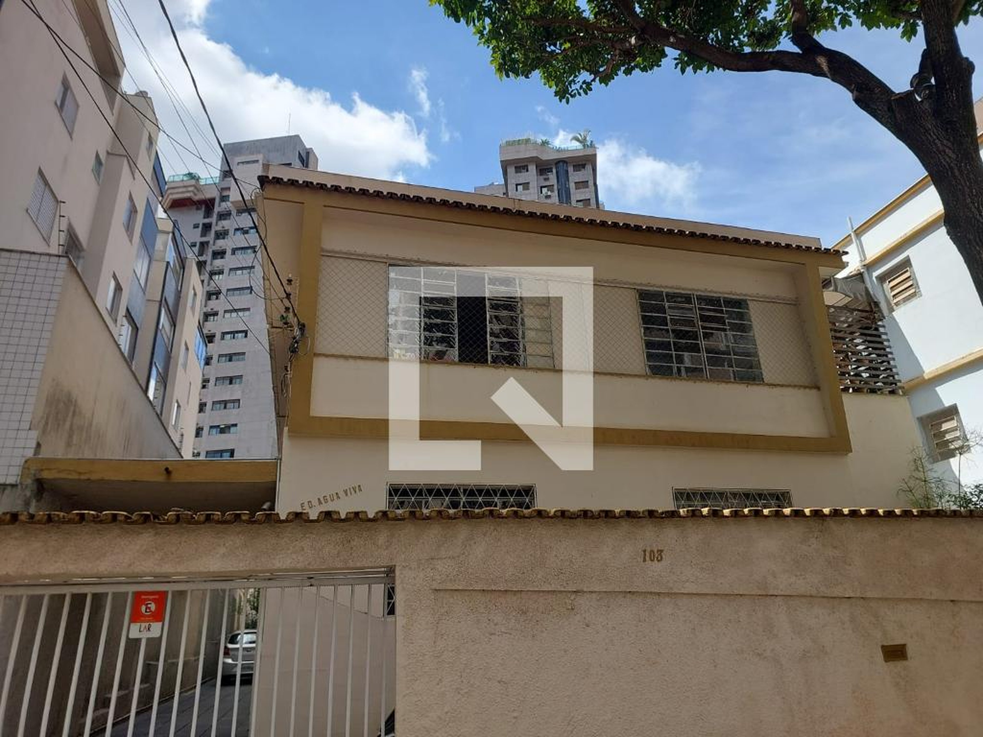 Fachada Condomínio em Rua Santa Helena, 103