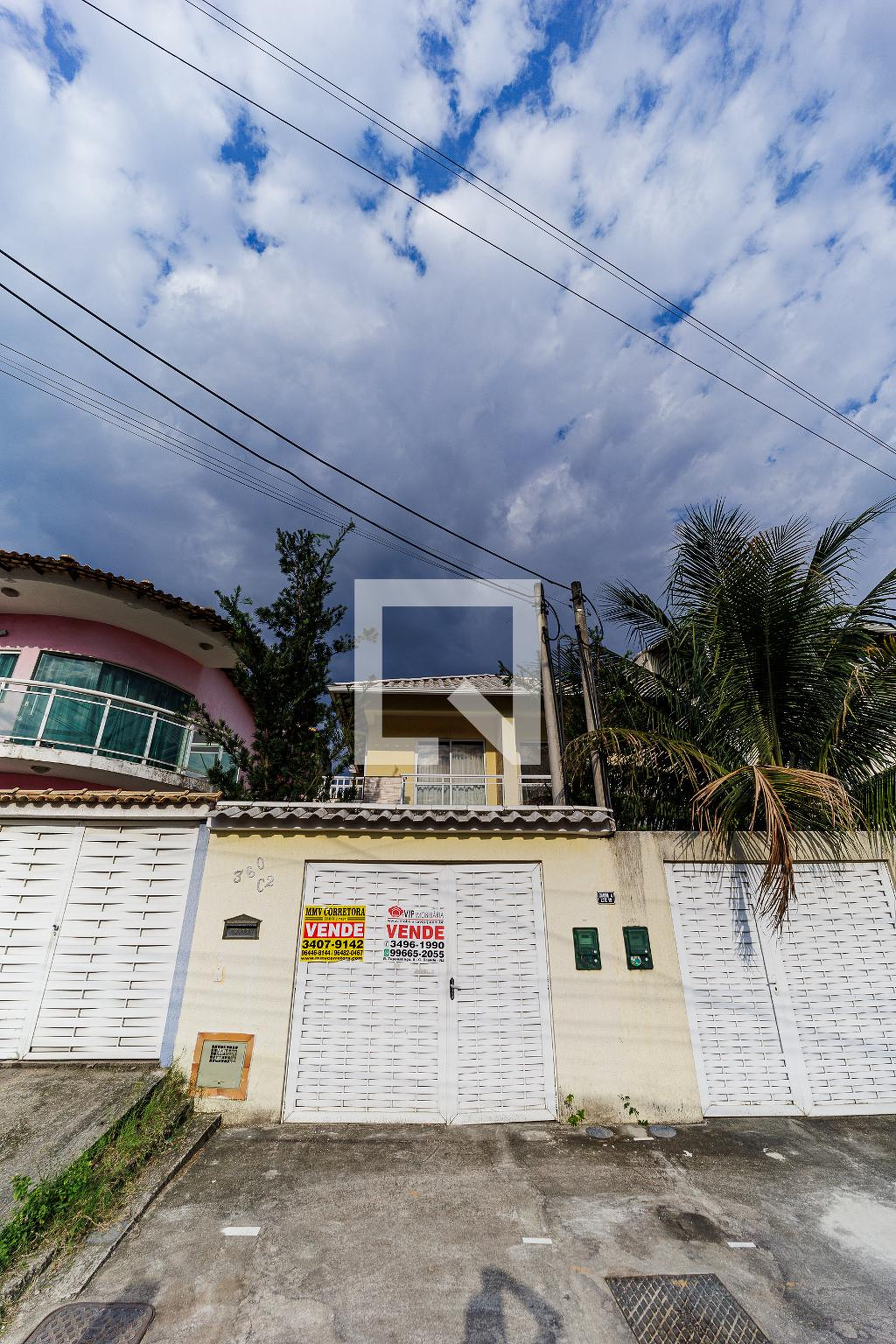 Fachada Condomínio em Rua Paulo Amaral, 360