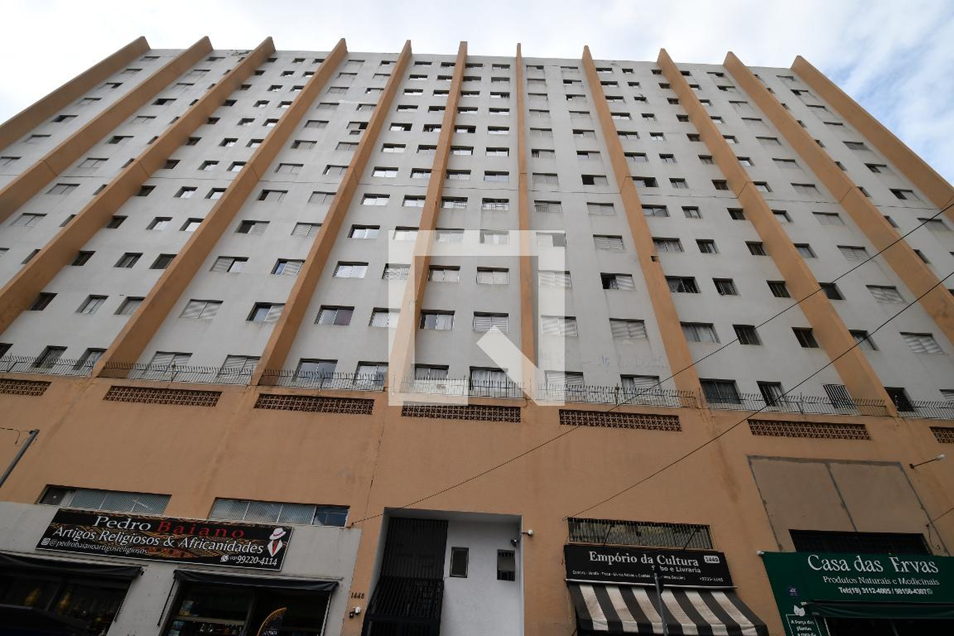 Fachada do Prédio Condomínio em Rua José Paulino, 1448