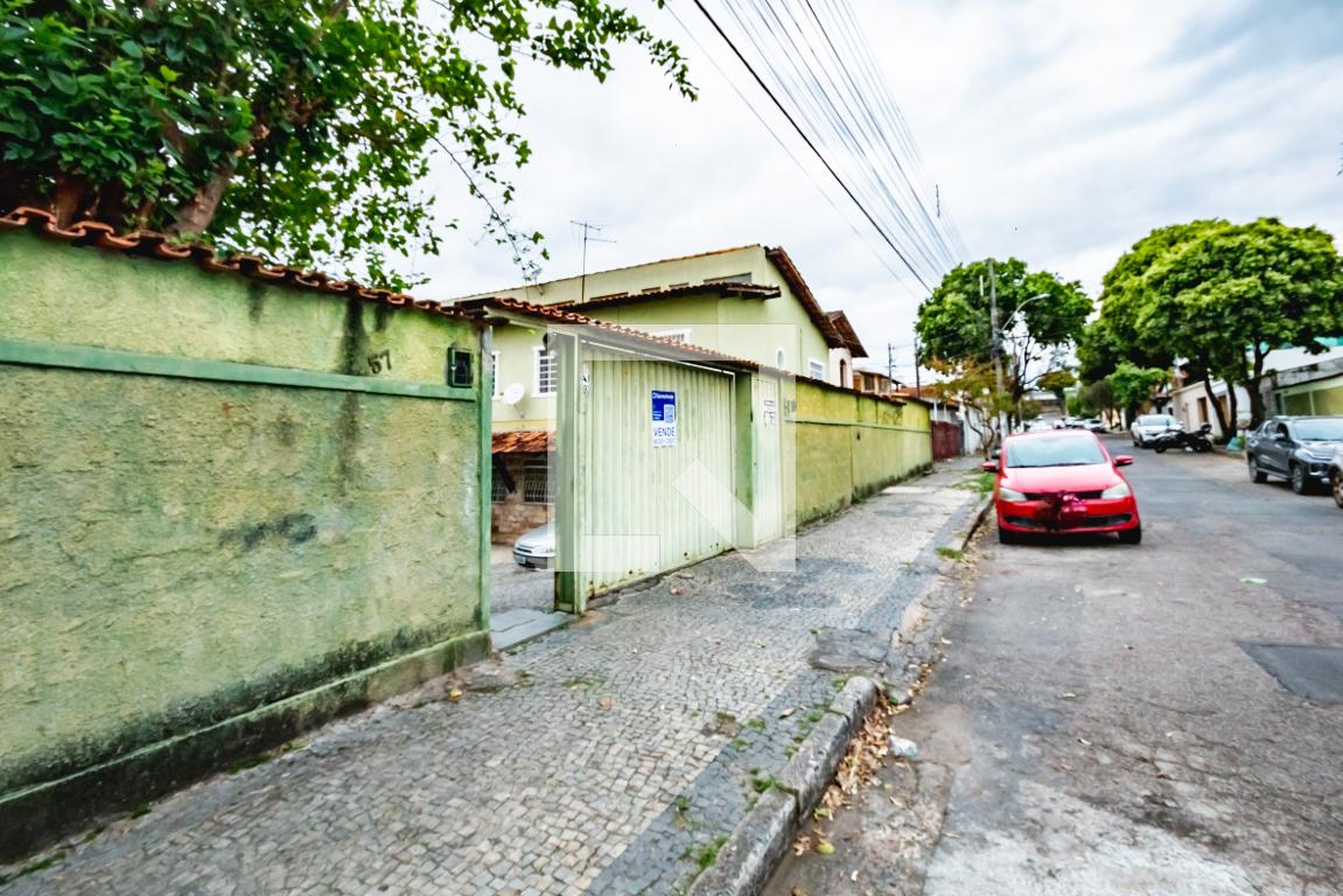 Fachada Condomínio em Rua Henrique Horta, 606