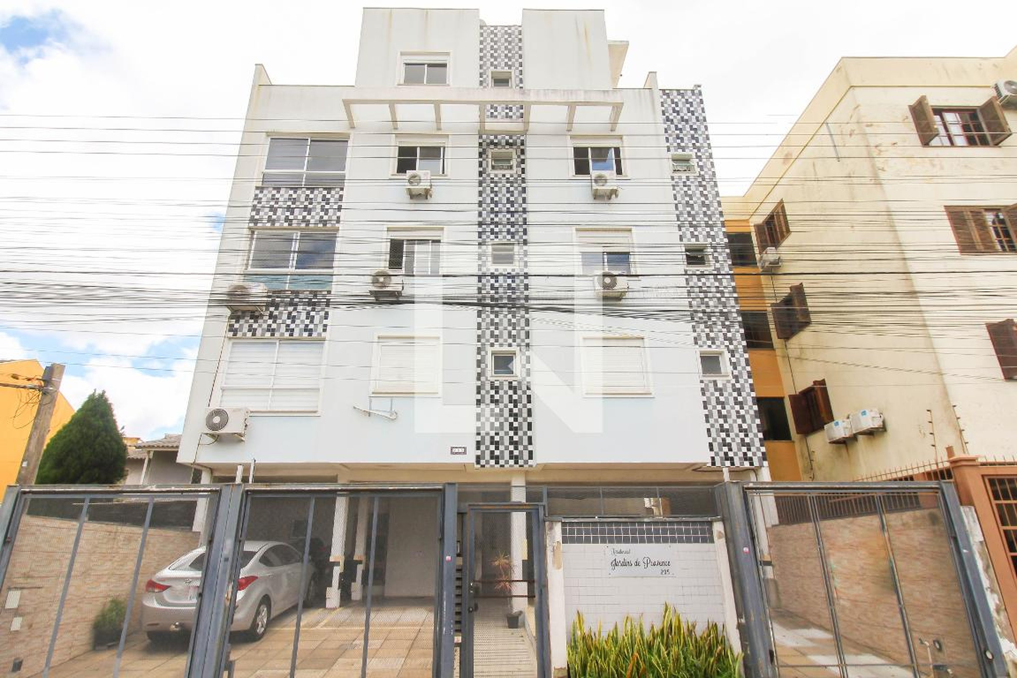 Fachada Condomínio em Rua Imbuí, 205