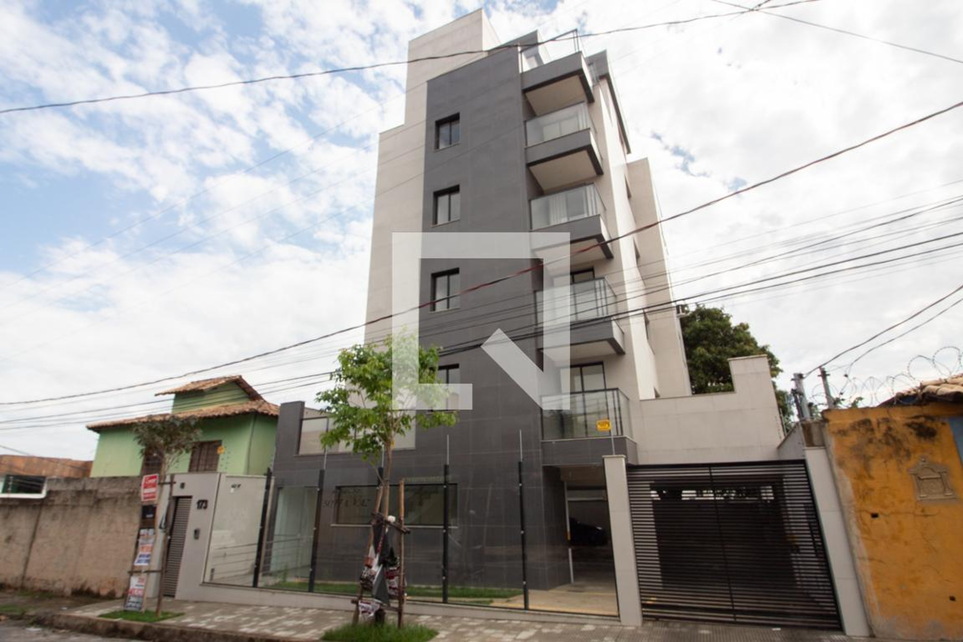 Fachada Condomínio em Rua General Patton, 173