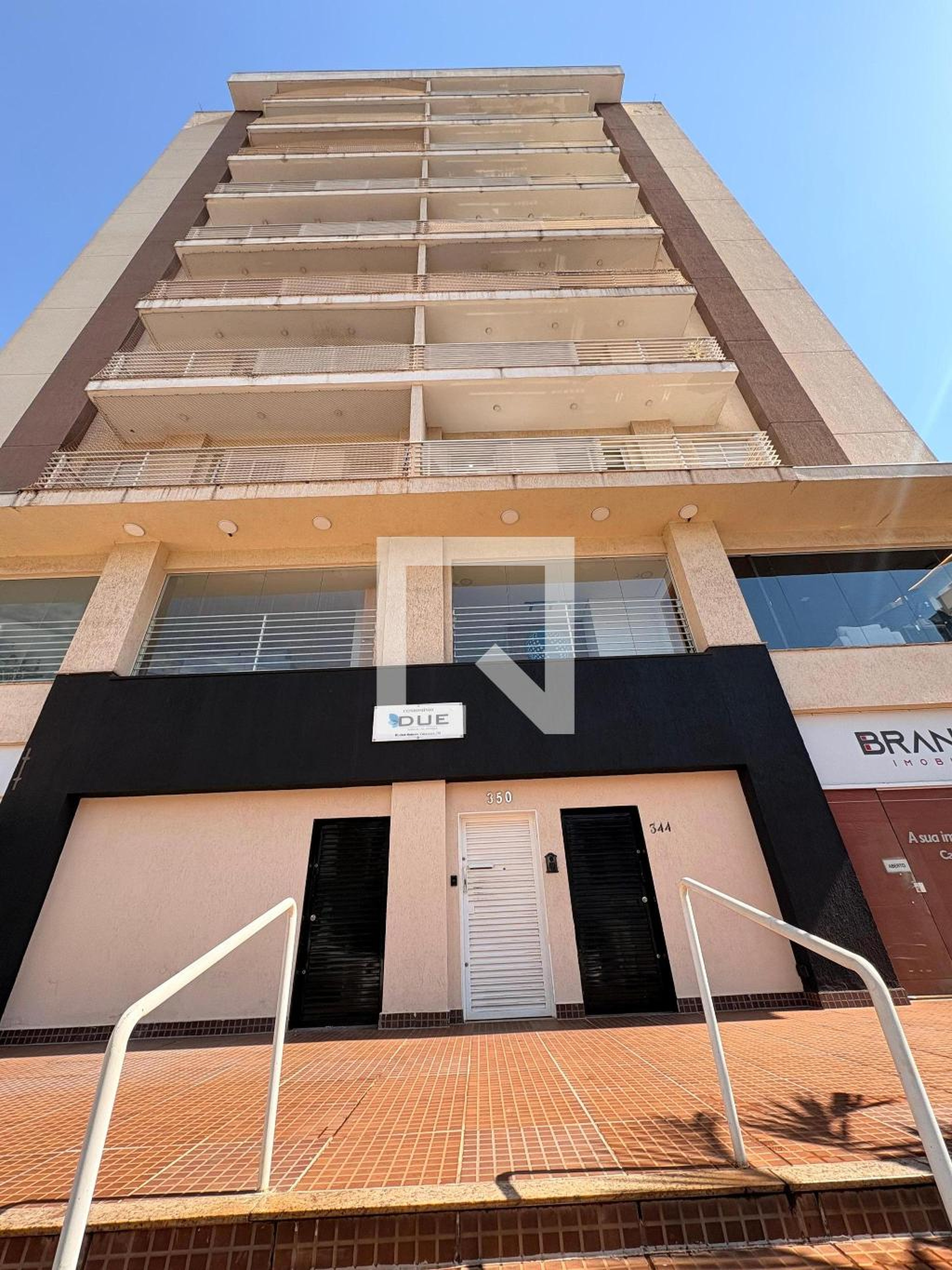 Fachada Condomínio em Rua José Roberto Vitorazzi, 360
