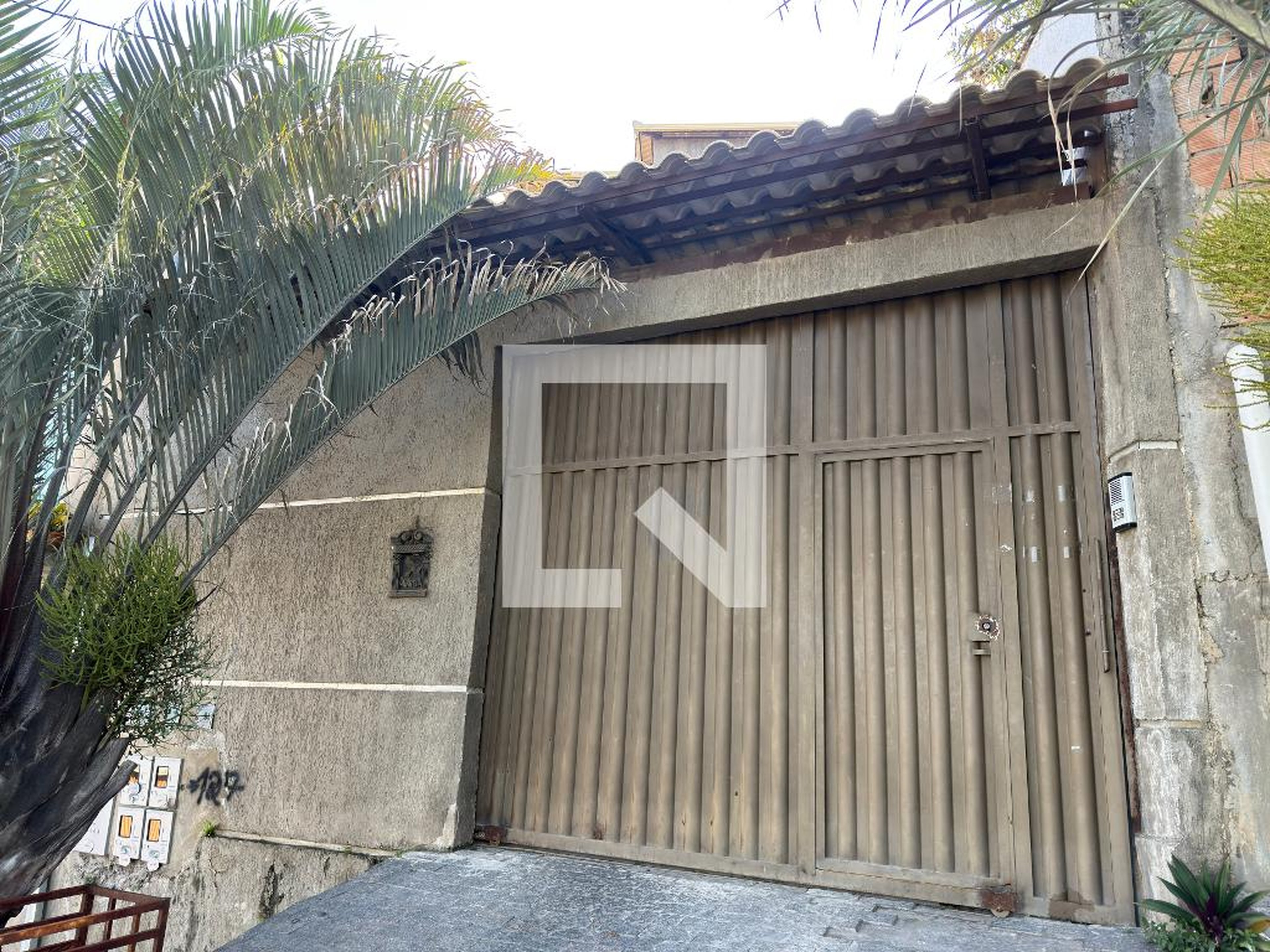 Fachada Condomínio em Rua Cinqüenta e Oito, 123
