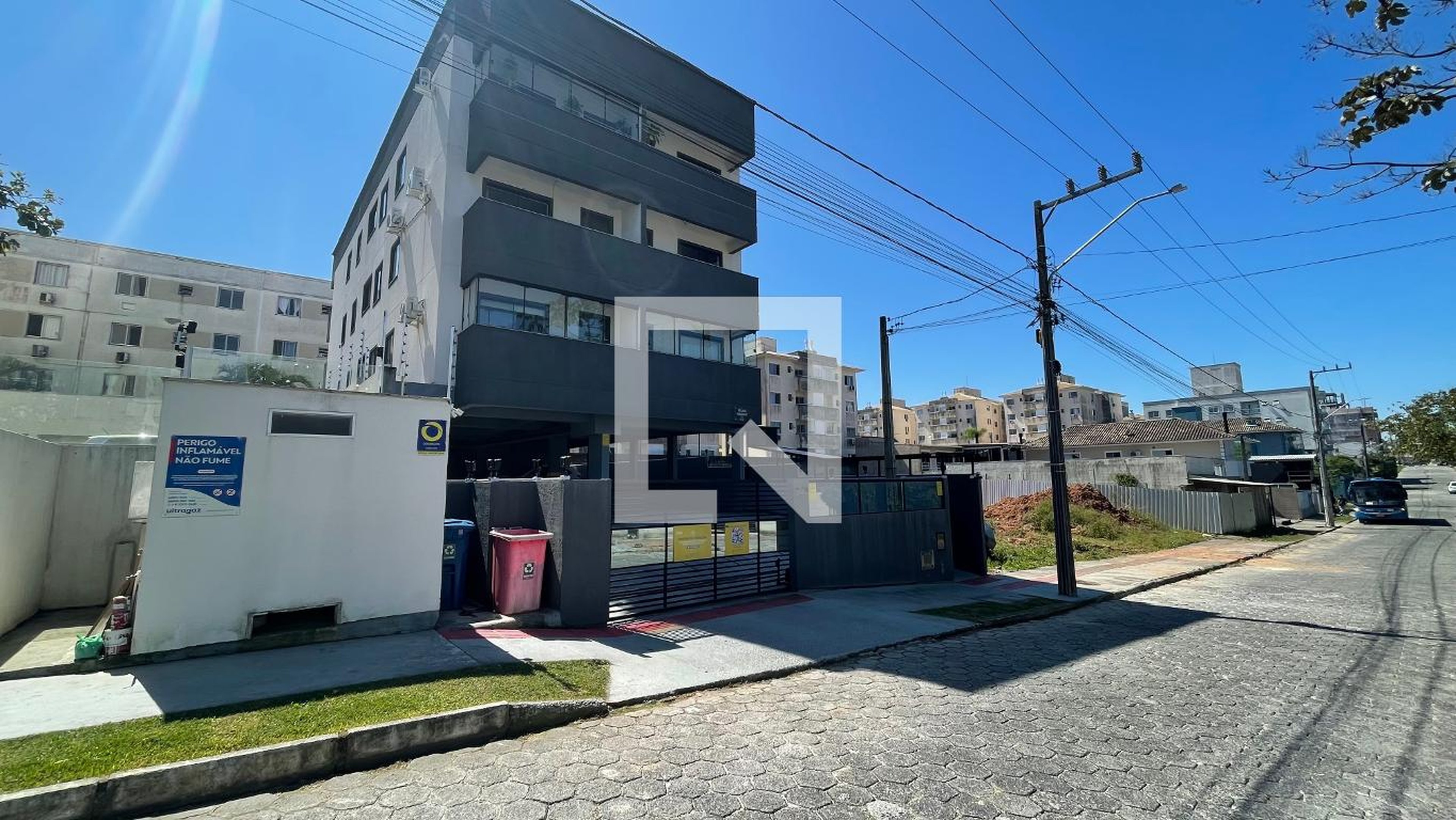 Fachada do Prédio Condomínio em Rua Zigomar Georgina de Souza Silva, 340