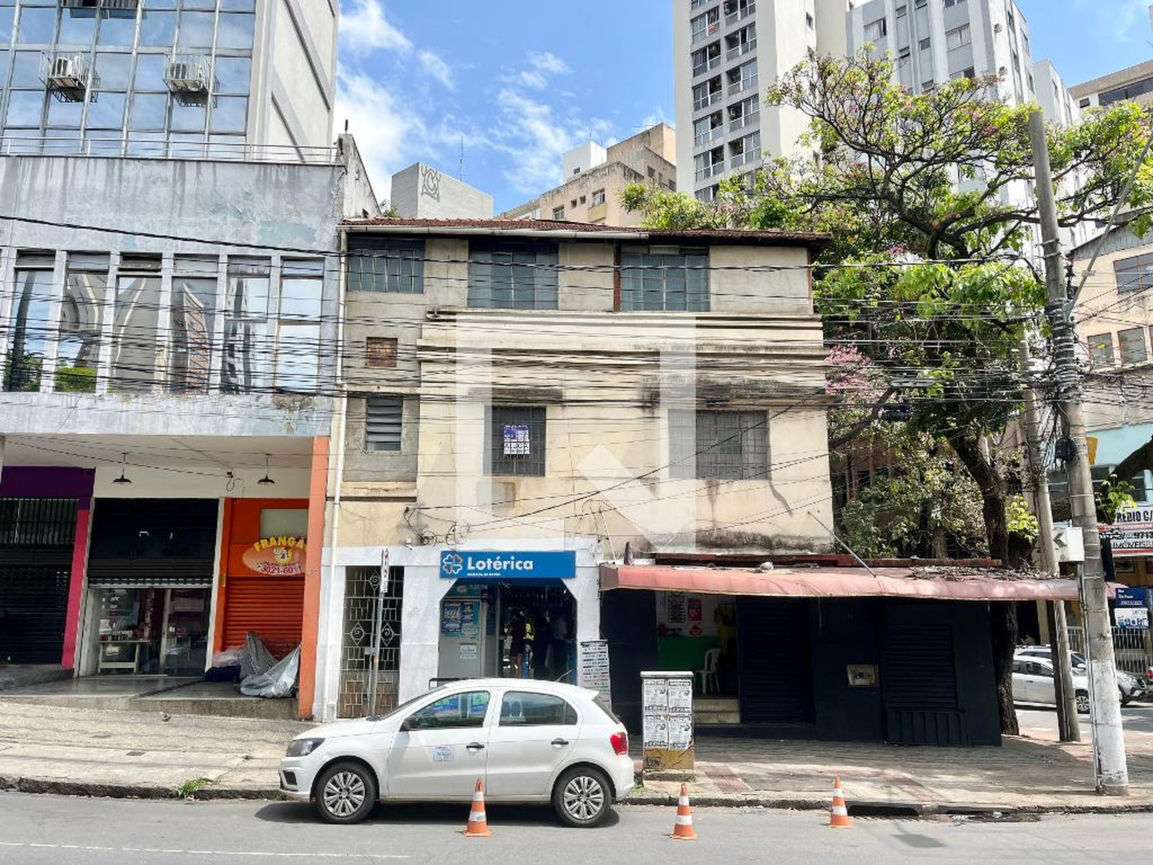Fachada Condomínio em Avenida Bias Fortes, 655