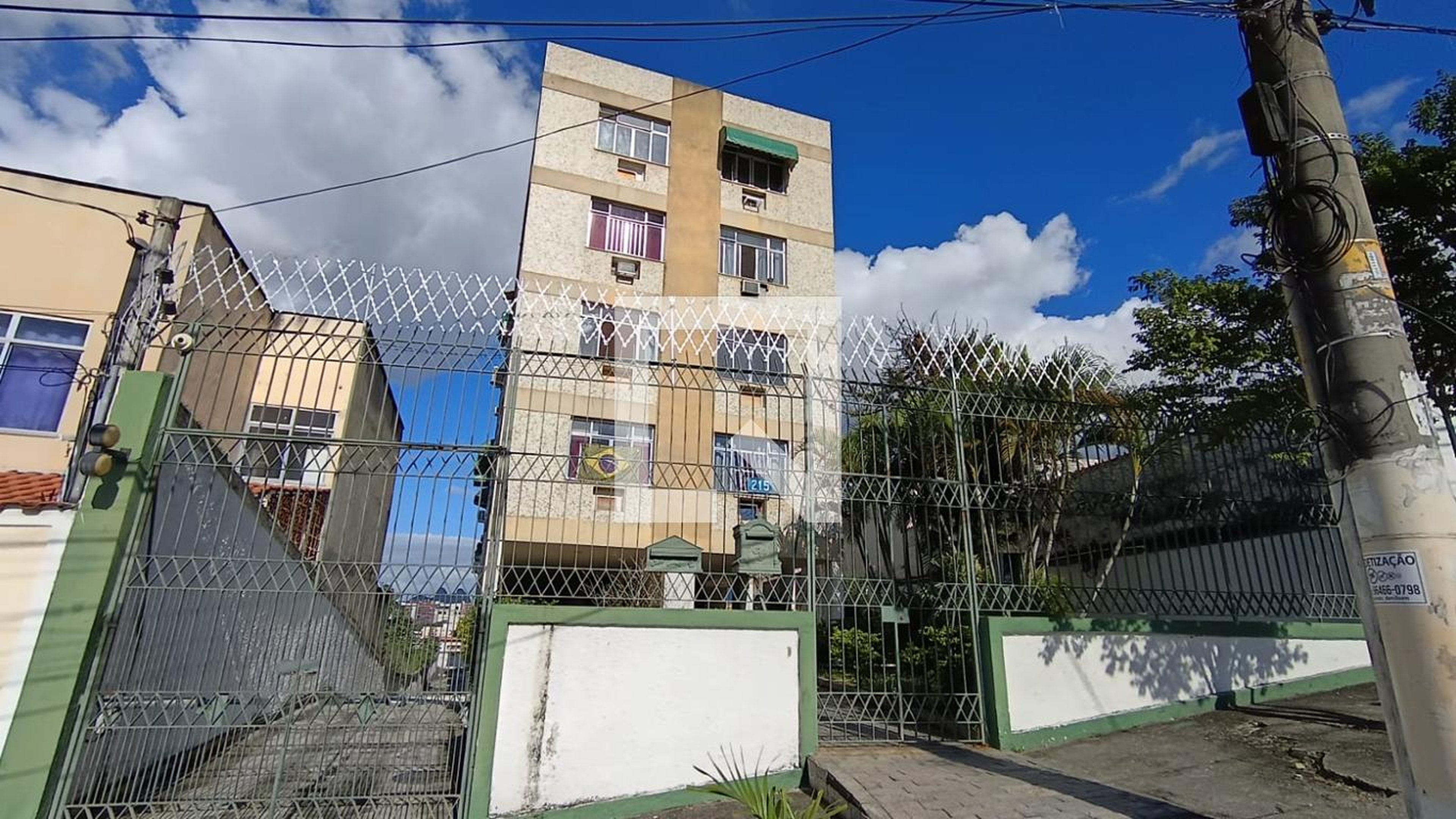 Fachada Condomínio em Rua Brigadeiro João Manuel, 215