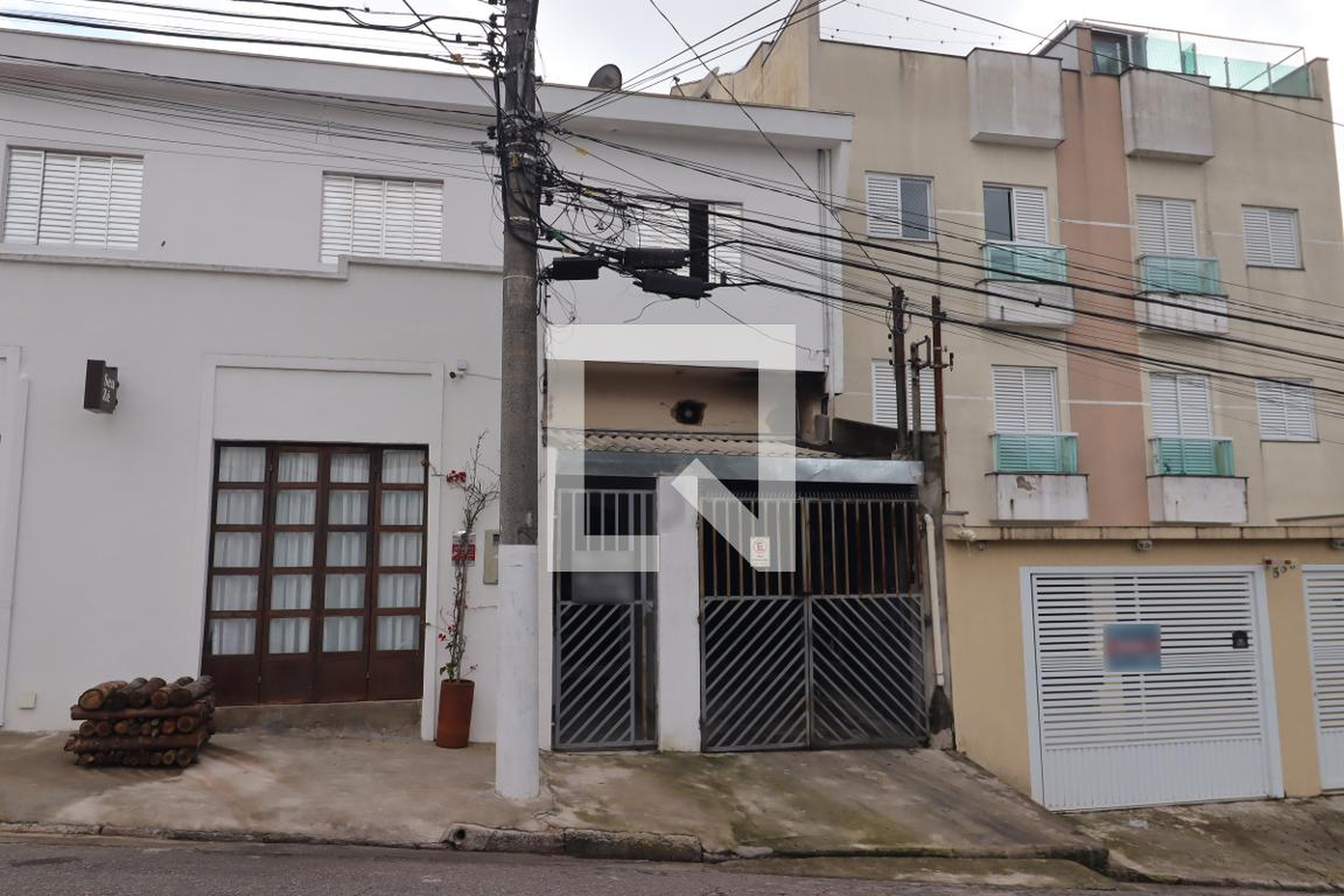 Fachada Condomínio em Rua Jaguari, 590