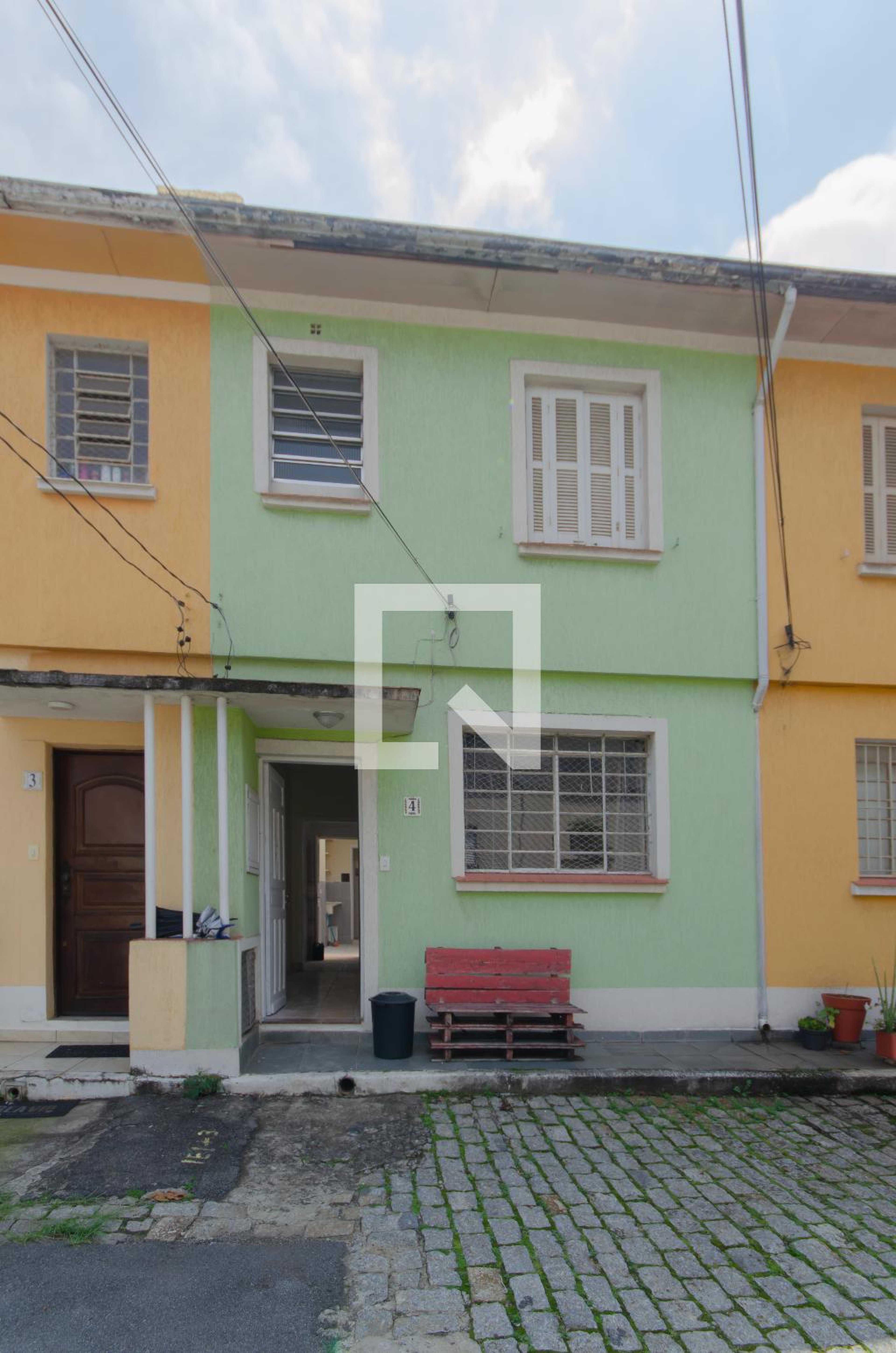 Fachada Condomínio em Rua Rocha Galvão, 44