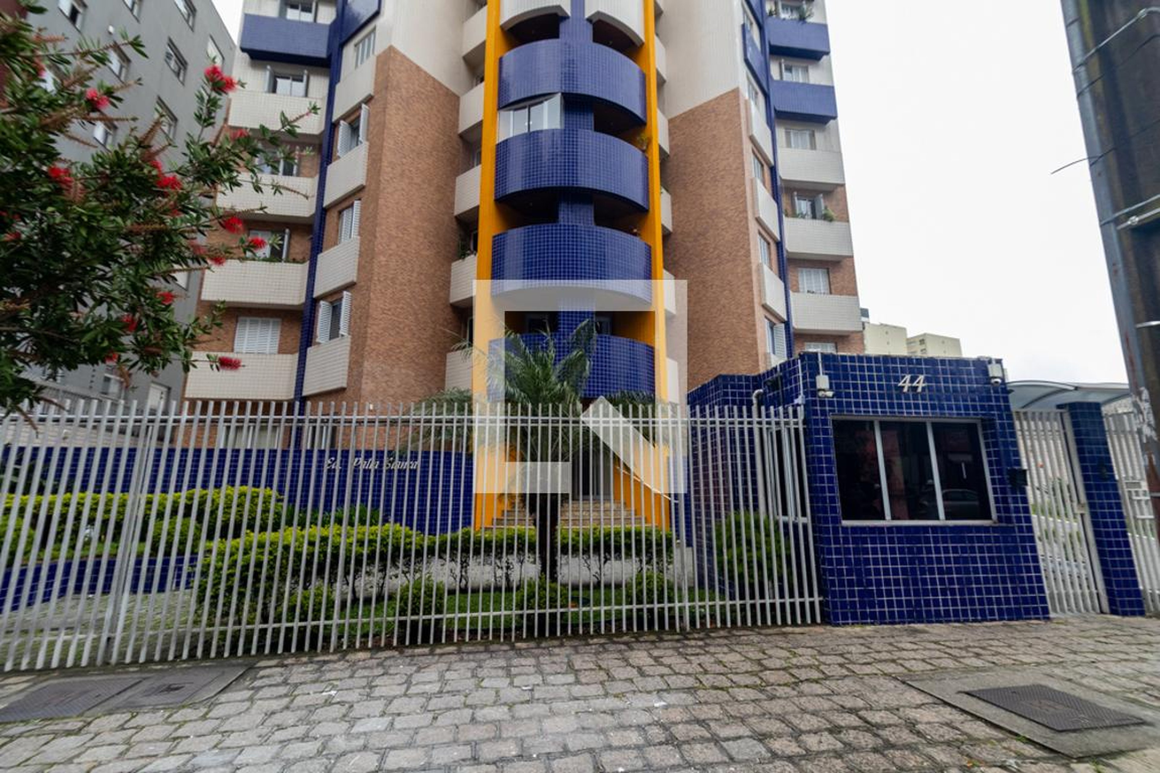 Fachada do Condomínio Condomínio em Rua Santa Catarina, 44