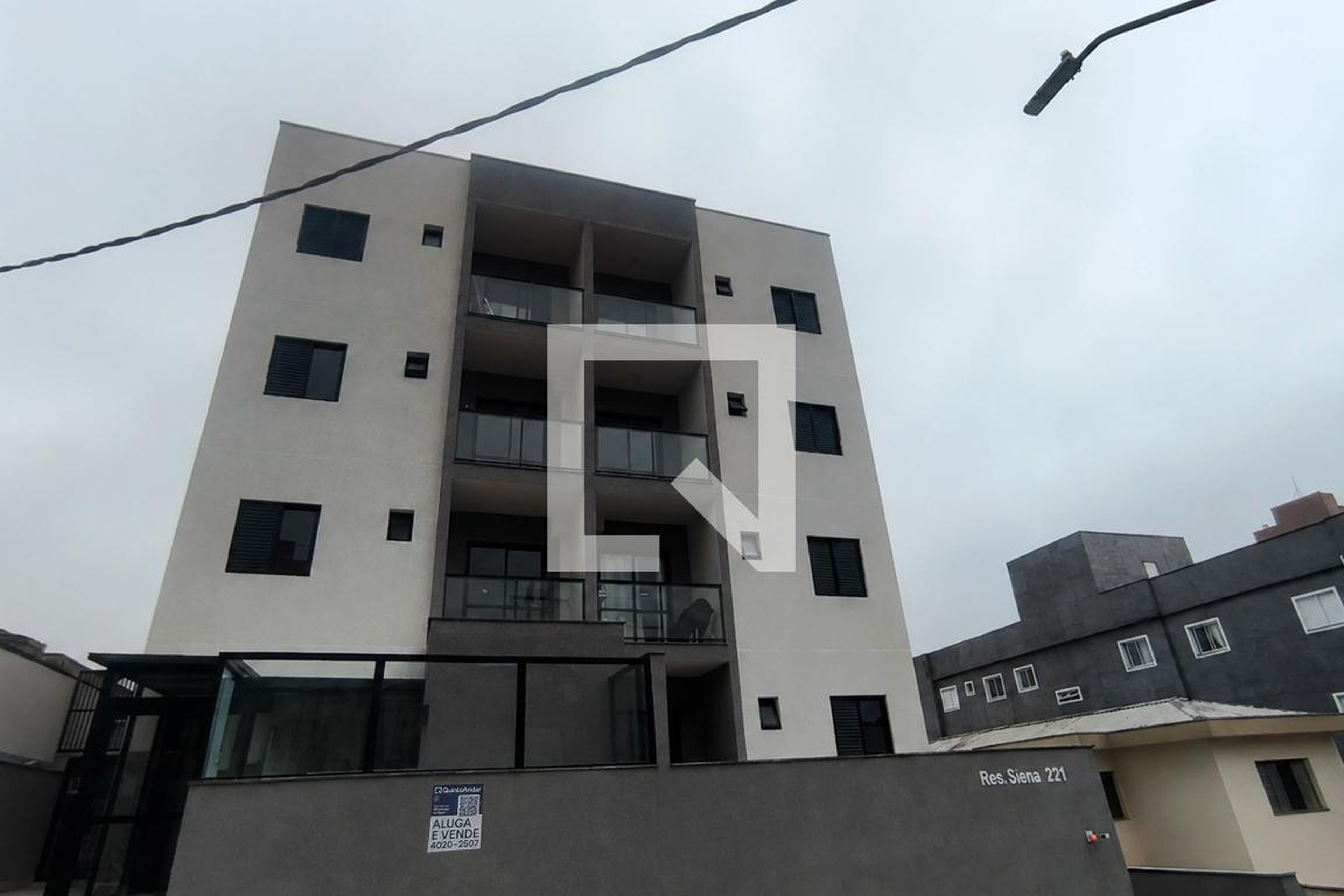 Fachada Condomínio em Rua Frieda, 221