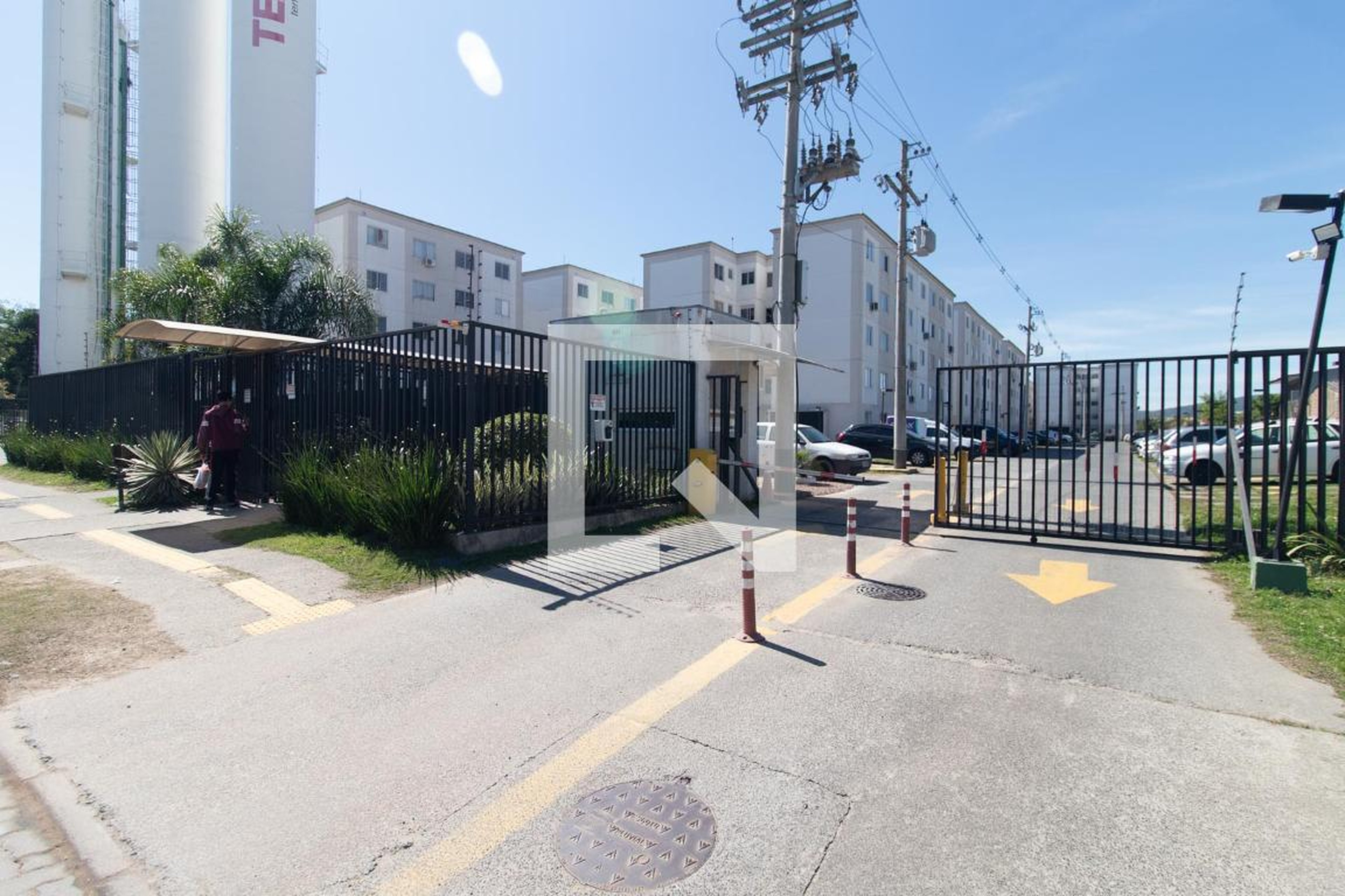 Fachada Condomínio em Rua Sabino Pereira Nunes, 1