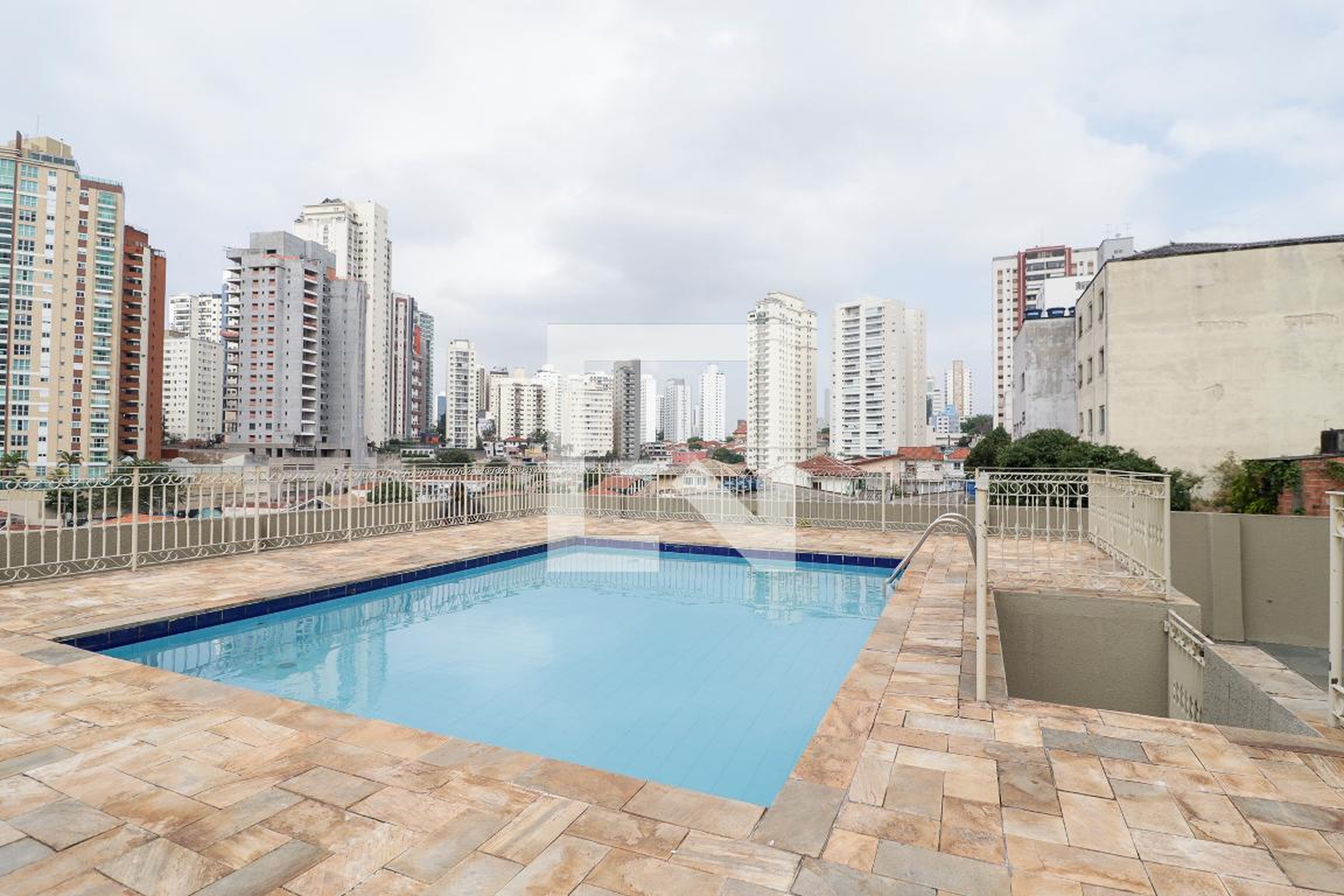 Piscina - Edifício Meira