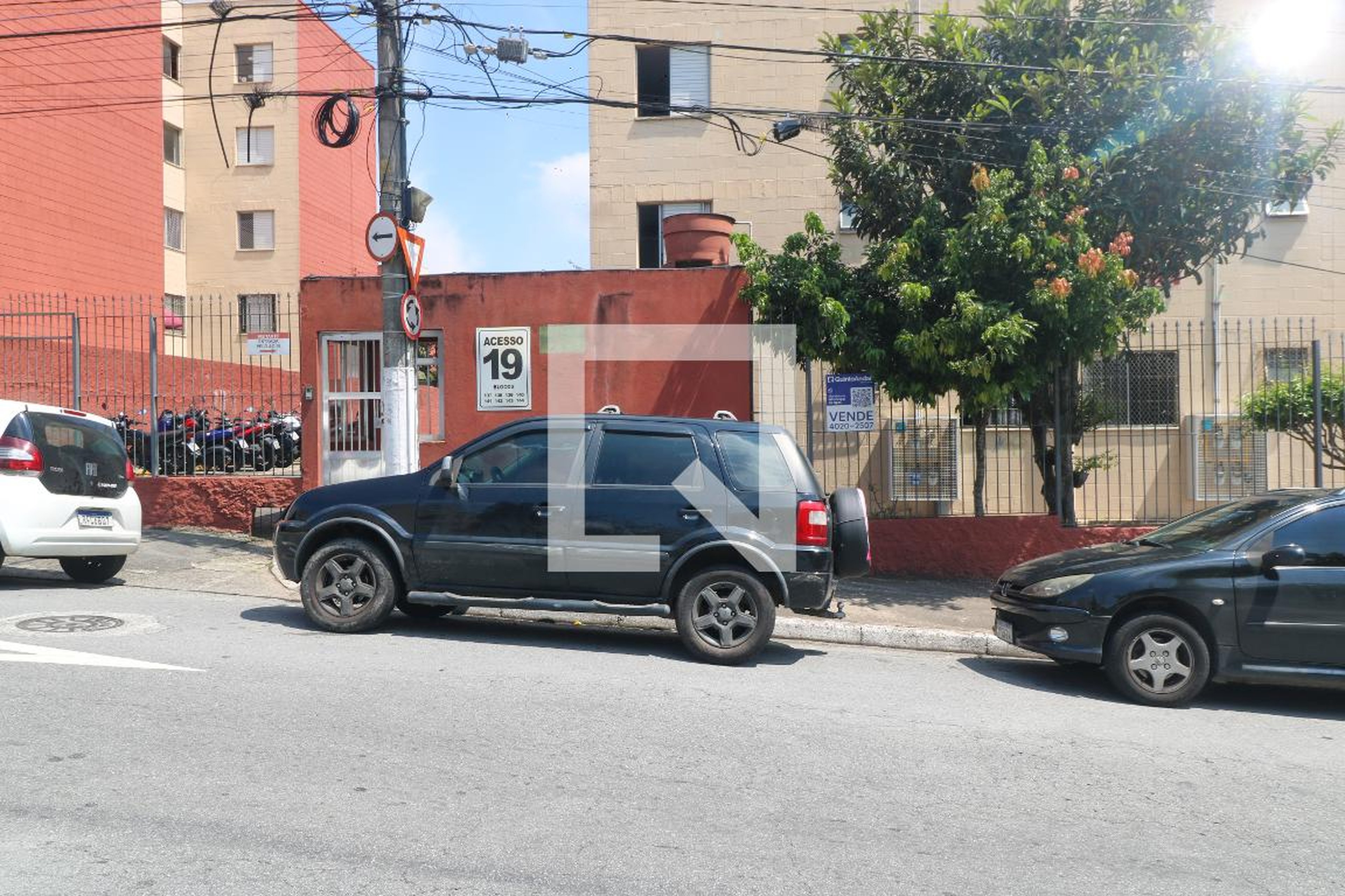 Fachada Condomínio em Rua Antônio Seixas Leite Ribeiro, 19