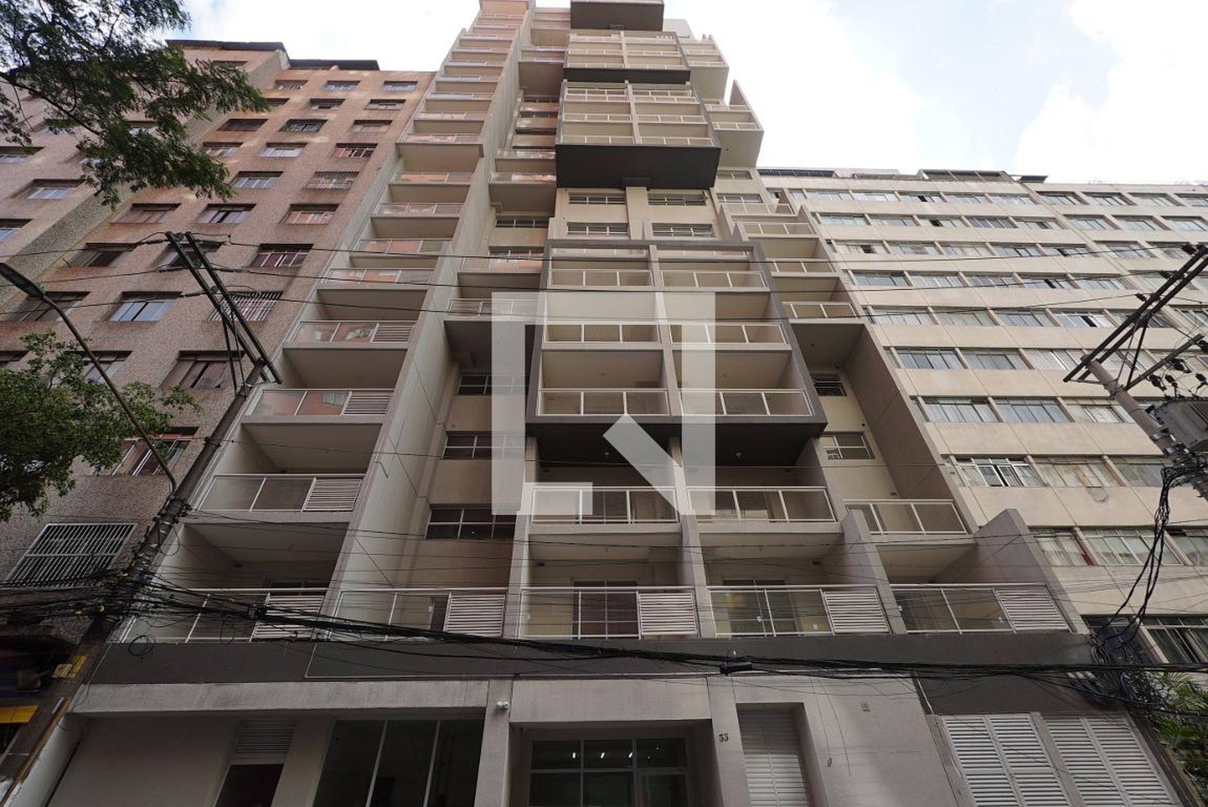 Fachada Condomínio em Rua Oscar Cintra Gordinho, 33