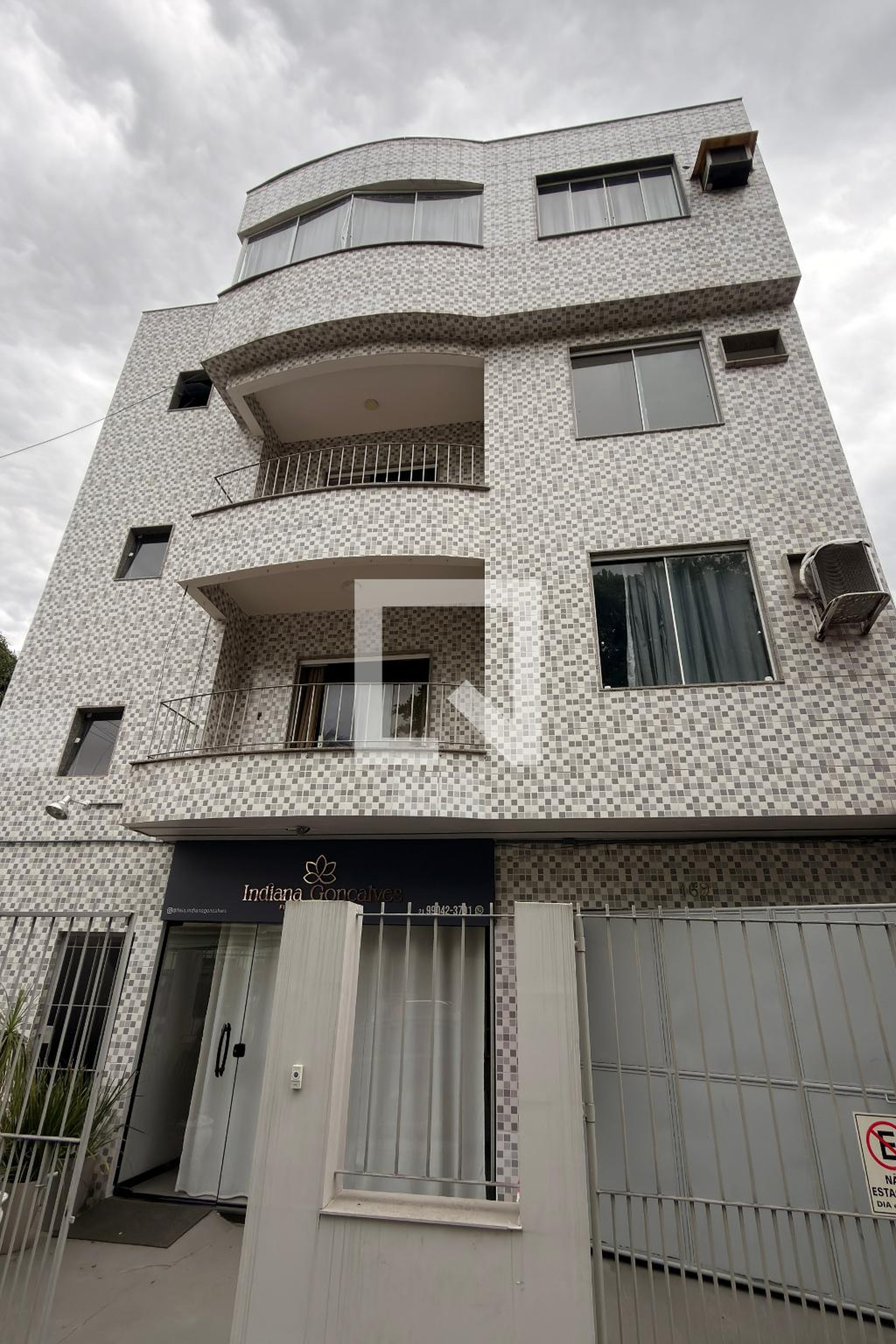 Fachada Condomínio em Rua Dolores Duran, 169