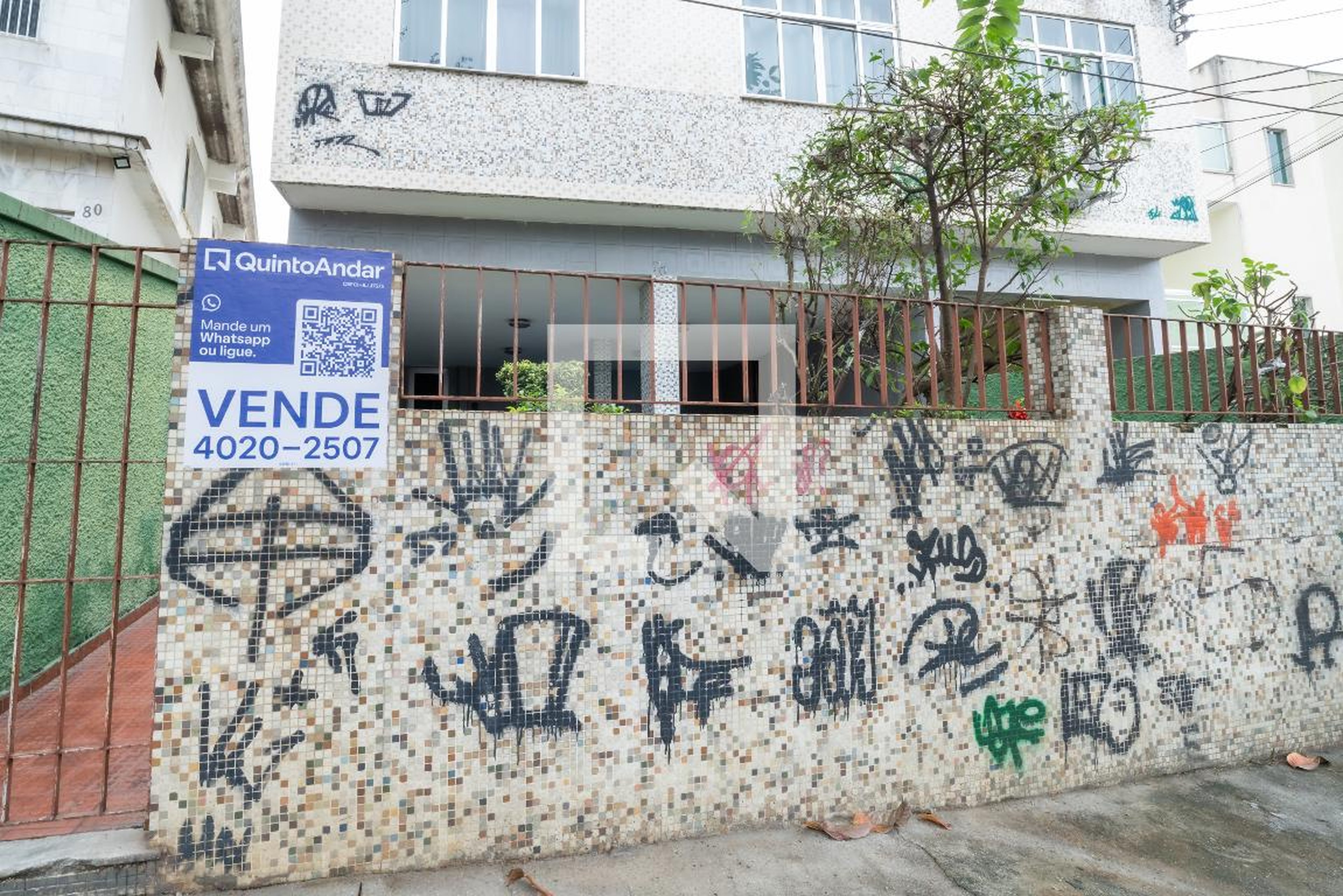 Fachada Condomínio em Rua Cruz Jobim, 70