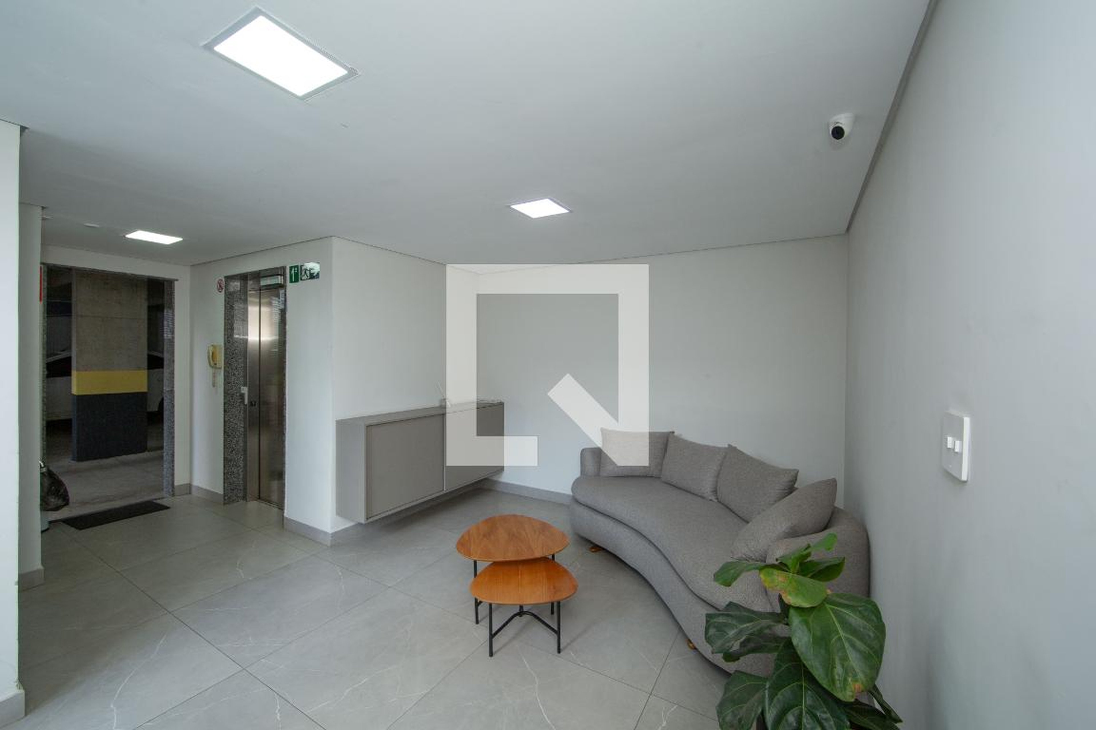 HALL Condomínio em Rua Monte Simplon, 405