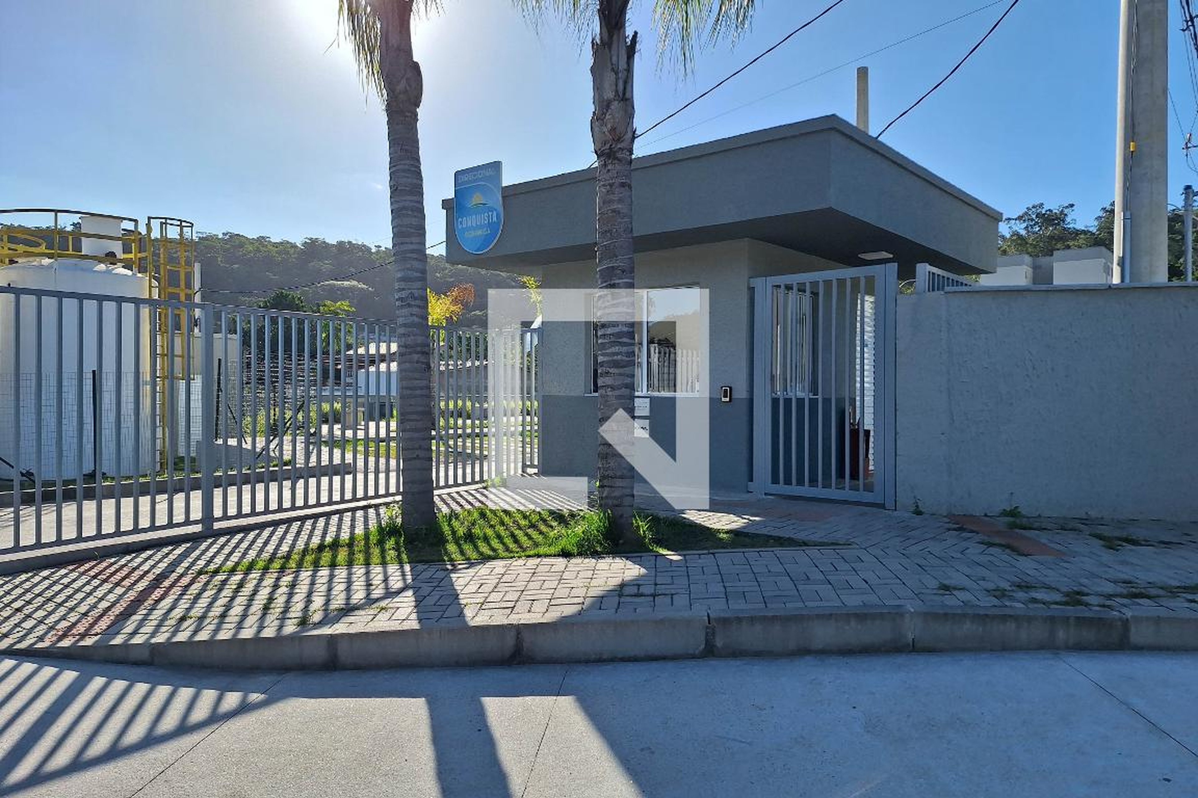 Fachada Condomínio em Rodovia Amaral Peixoto, 11